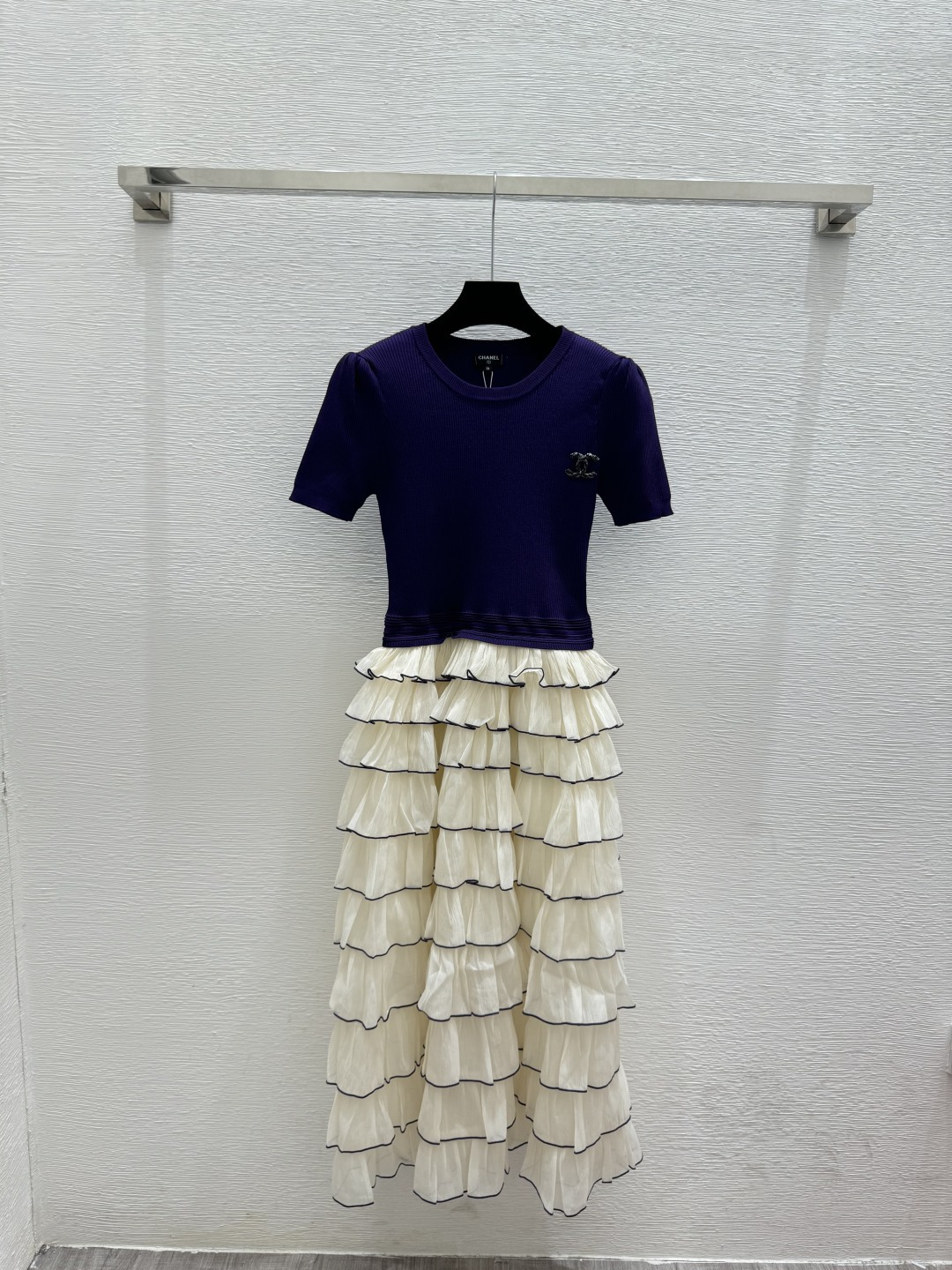 🆕CH家🆕 春夏新款 撞色简约圆领针织短袖裙颜色：紫色 黑色尺码：36.38.40