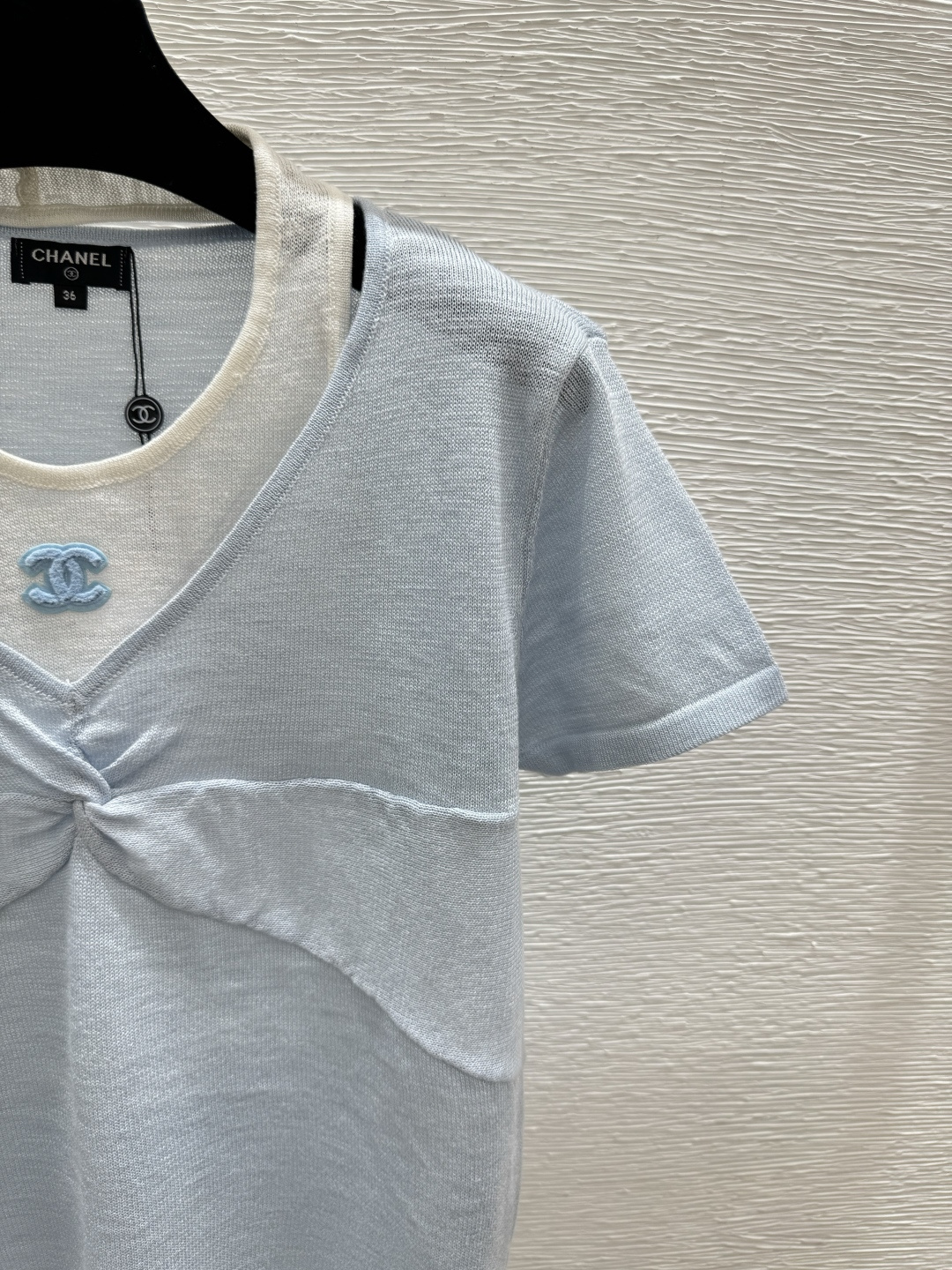 🆕CH家🆕 春夏新款 撞色挂脖假两件针织短袖颜色：蓝色 橘色尺码：36.38.40