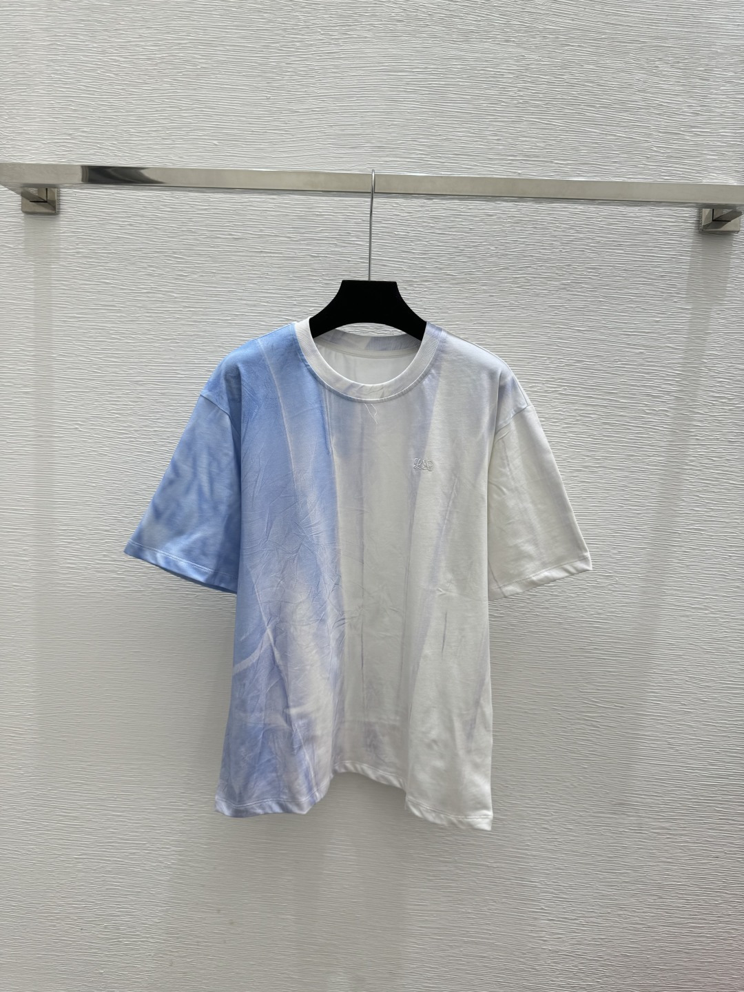 🆕LO家🆕 春夏新款 撞色渐变圆领简约短袖颜色：蓝色尺码：36.38.40