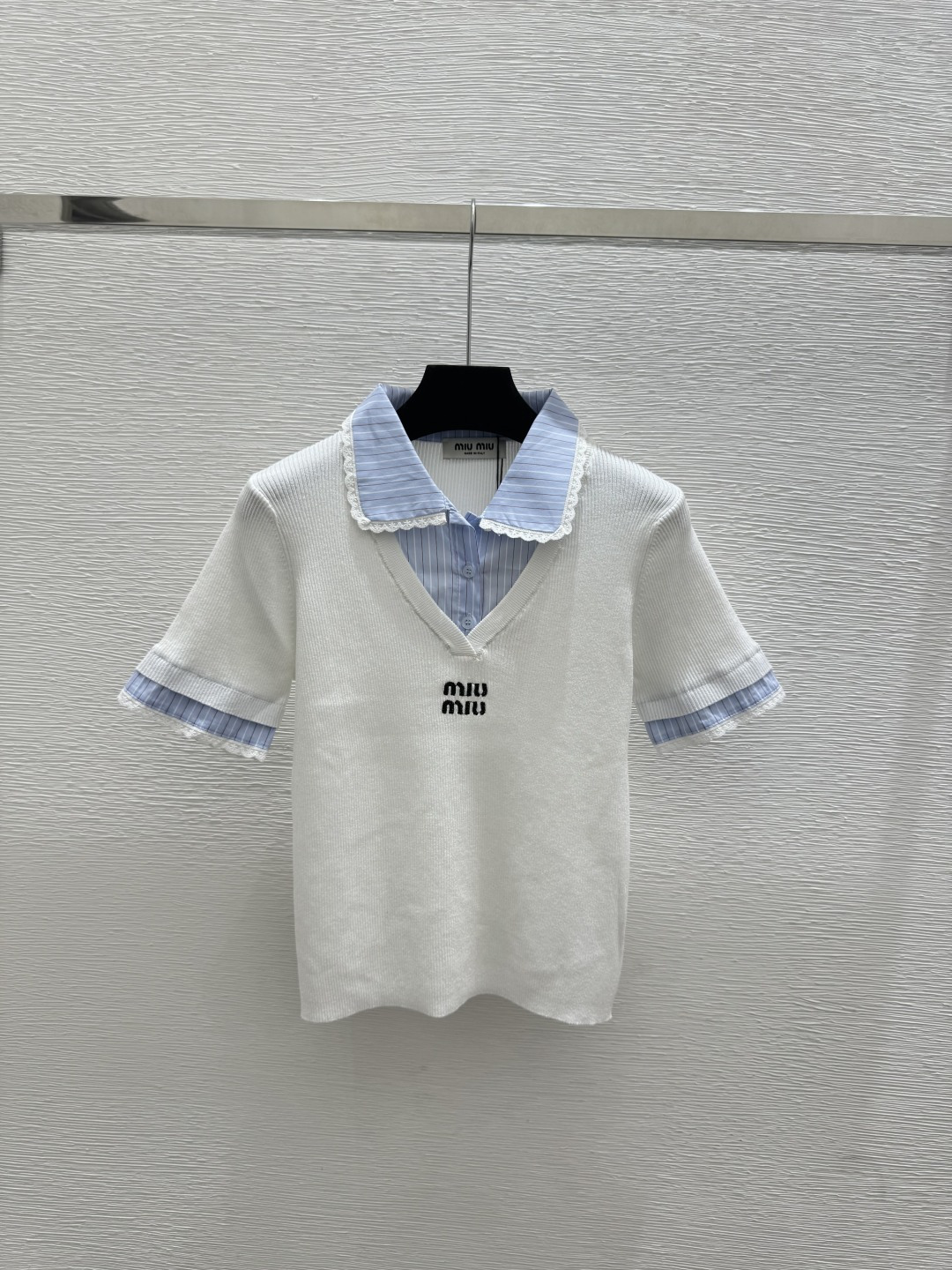🆕M家🆕 春夏新款 撞色翻领假两件针织短袖颜色：白色 宝蓝尺码：36.38.40