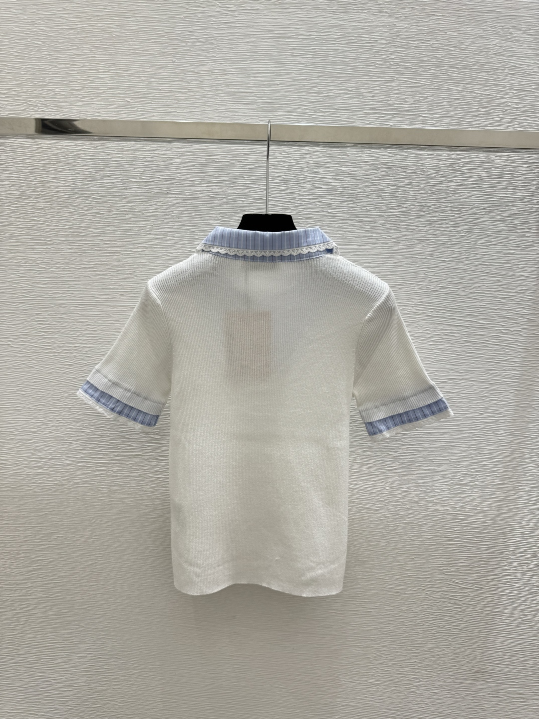 🆕M家🆕 春夏新款 撞色翻领假两件针织短袖颜色：白色 宝蓝尺码：36.38.40