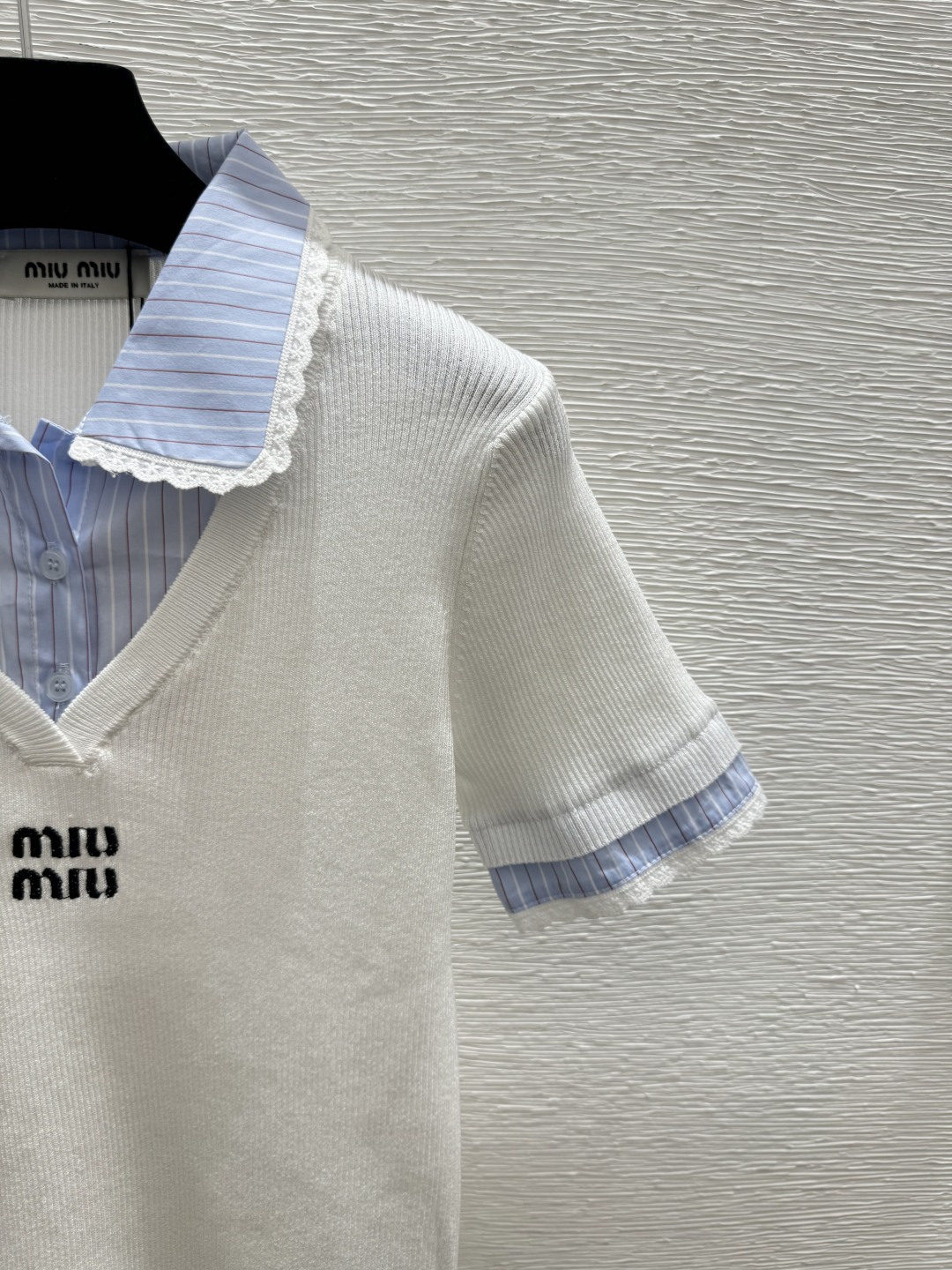 🆕M家🆕 春夏新款 撞色翻领假两件针织短袖颜色：白色 宝蓝尺码：36.38.40