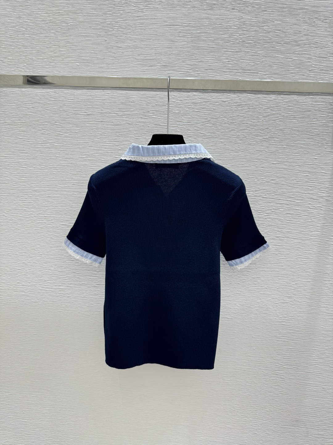 🆕M家🆕 春夏新款 撞色翻领假两件针织短袖颜色：白色 宝蓝尺码：36.38.40