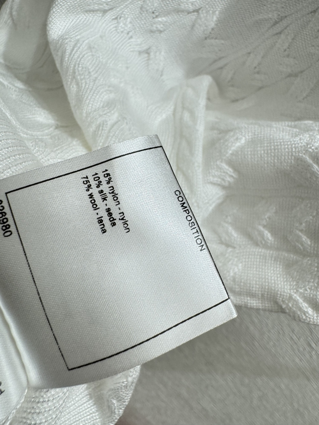 🆕CH家🆕 春夏新款 纯色重工钉珠翻领针织背心颜色：白色 黑色尺码：36.38.40