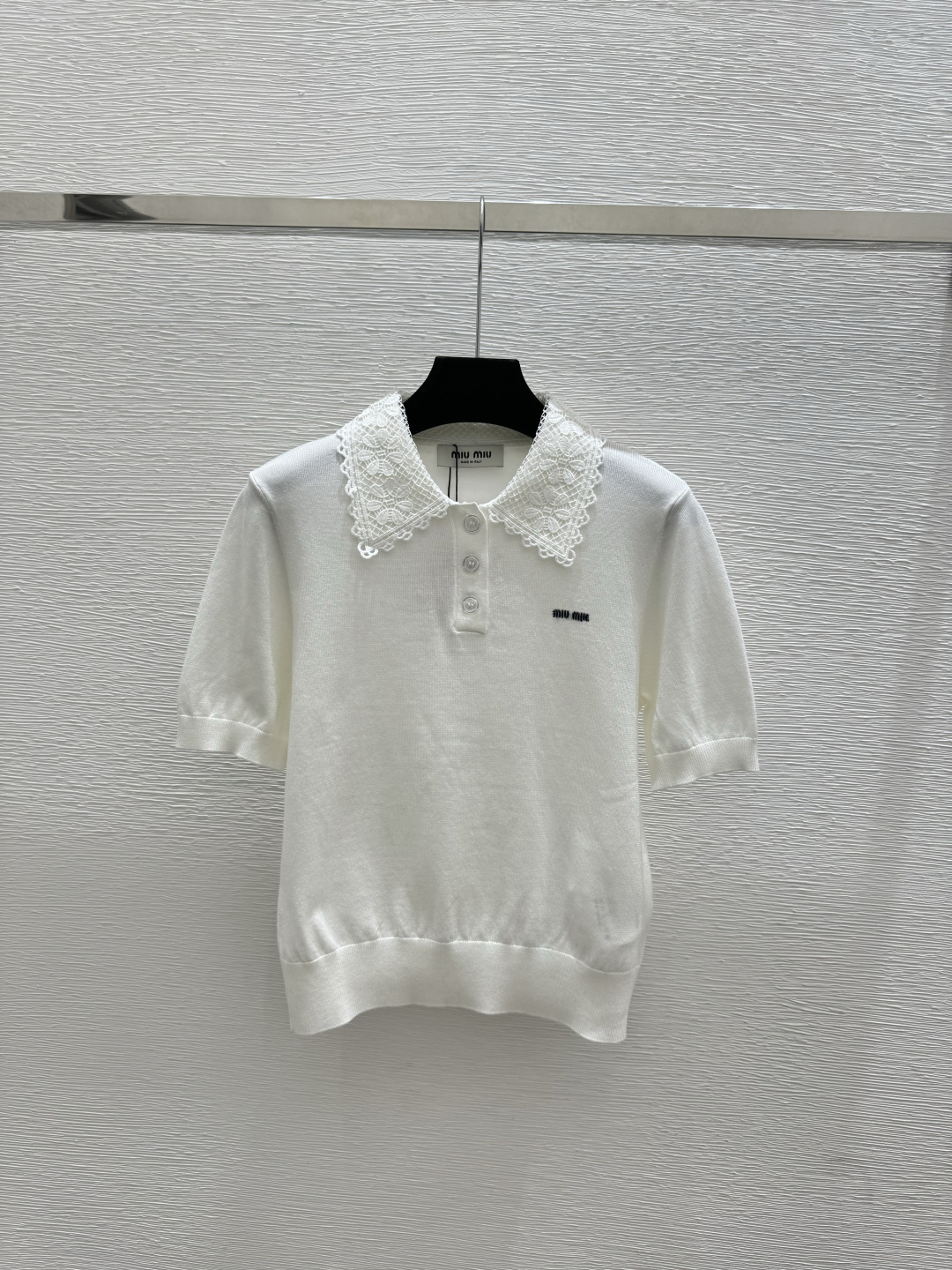 🆕M家🆕 春夏新款 撞色花边翻领简约针织短袖颜色：白色 灰色 宝蓝尺码：36.38.40