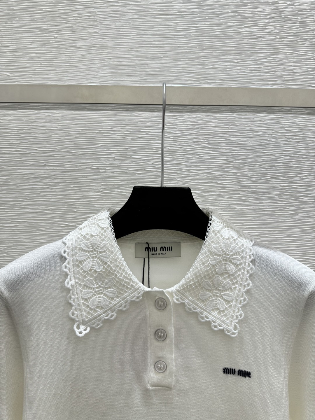 🆕M家🆕 春夏新款 撞色花边翻领简约针织短袖颜色：白色 灰色 宝蓝尺码：36.38.40