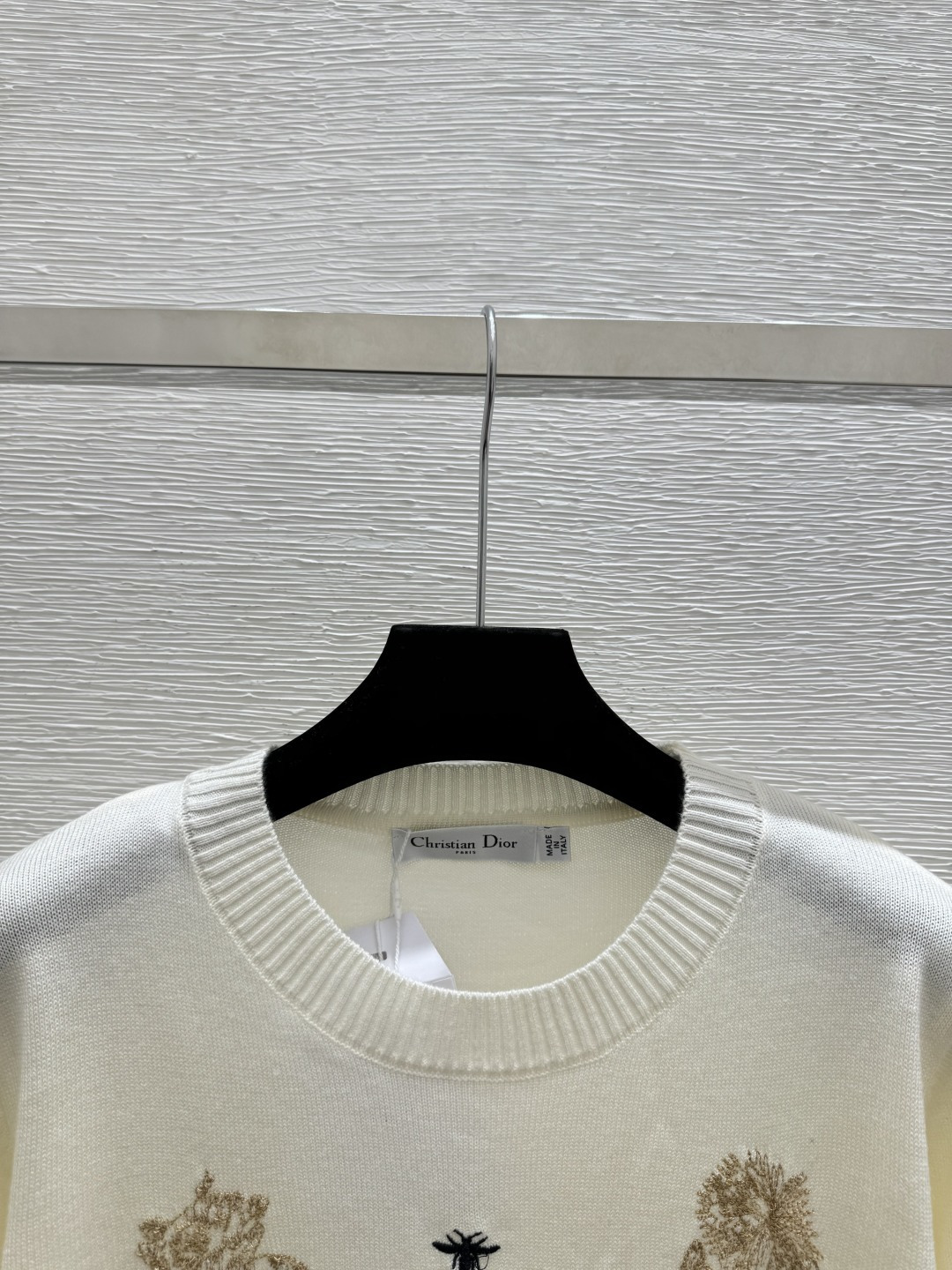 🆕D家🆕 春夏新款 撞色蝴蝶圆领针织短袖颜色：白色尺码：36.38.40