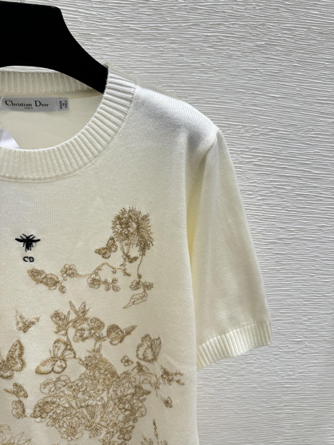 🆕D家🆕 春夏新款 撞色蝴蝶圆领针织短袖颜色：白色尺码：36.38.40