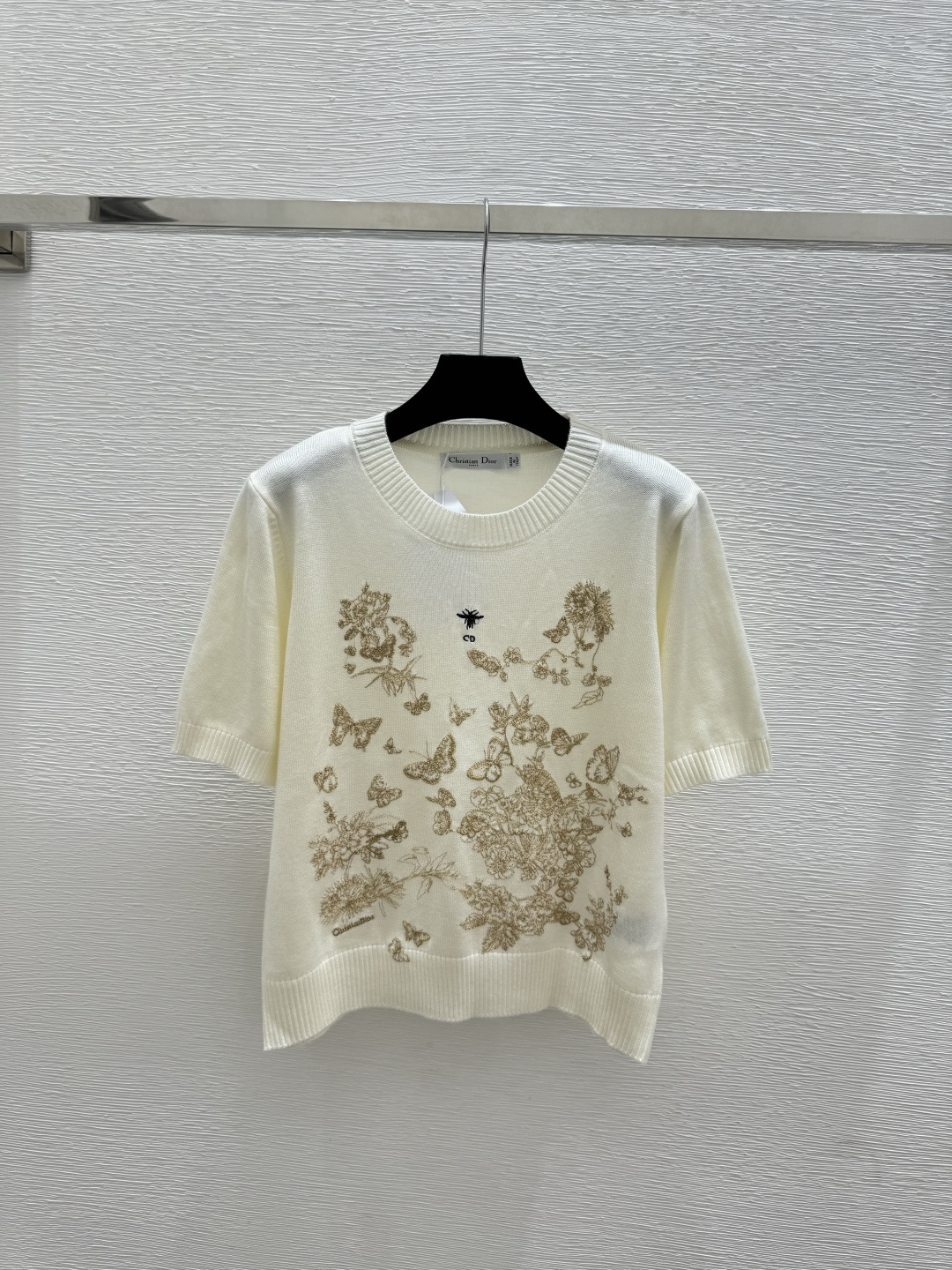 🆕D家🆕 春夏新款 撞色蝴蝶圆领针织短袖颜色：白色尺码：36.38.40