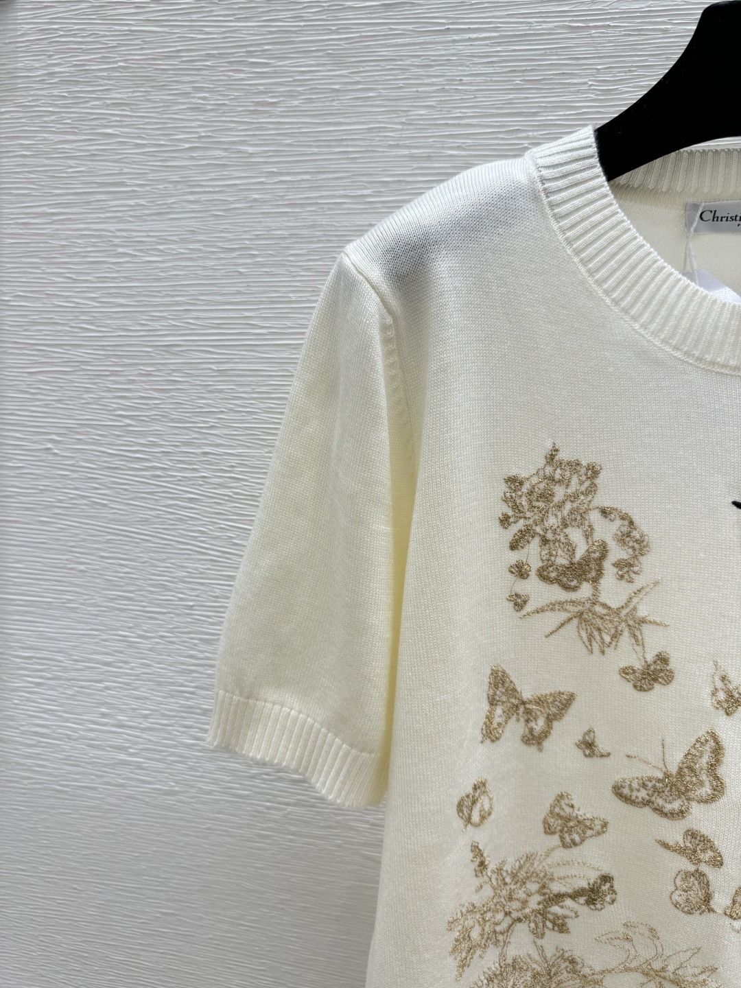 🆕D家🆕 春夏新款 撞色蝴蝶圆领针织短袖颜色：白色尺码：36.38.40