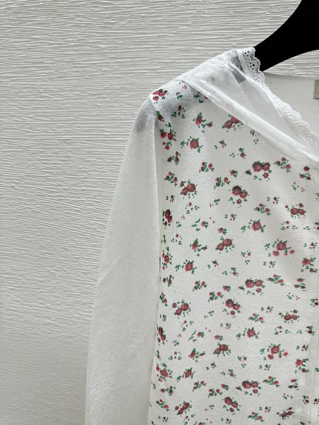 🆕M家🆕 春夏新款 撞色花卉连帽针织长袖开衫颜色：白色尺码：36.38.40