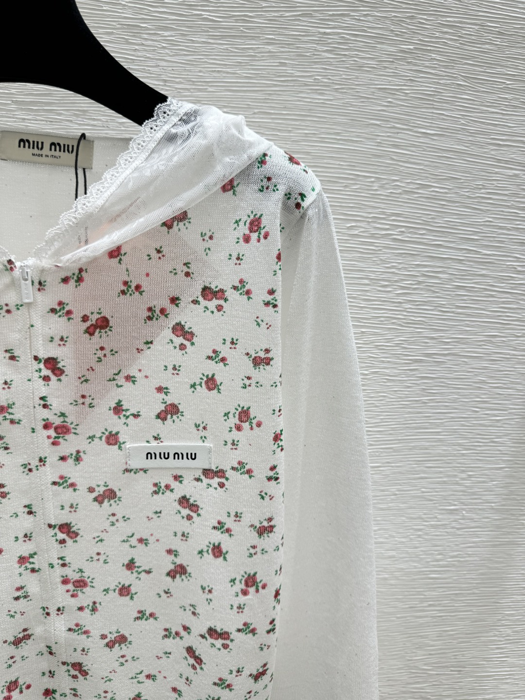 🆕M家🆕 春夏新款 撞色花卉连帽针织长袖开衫颜色：白色尺码：36.38.40