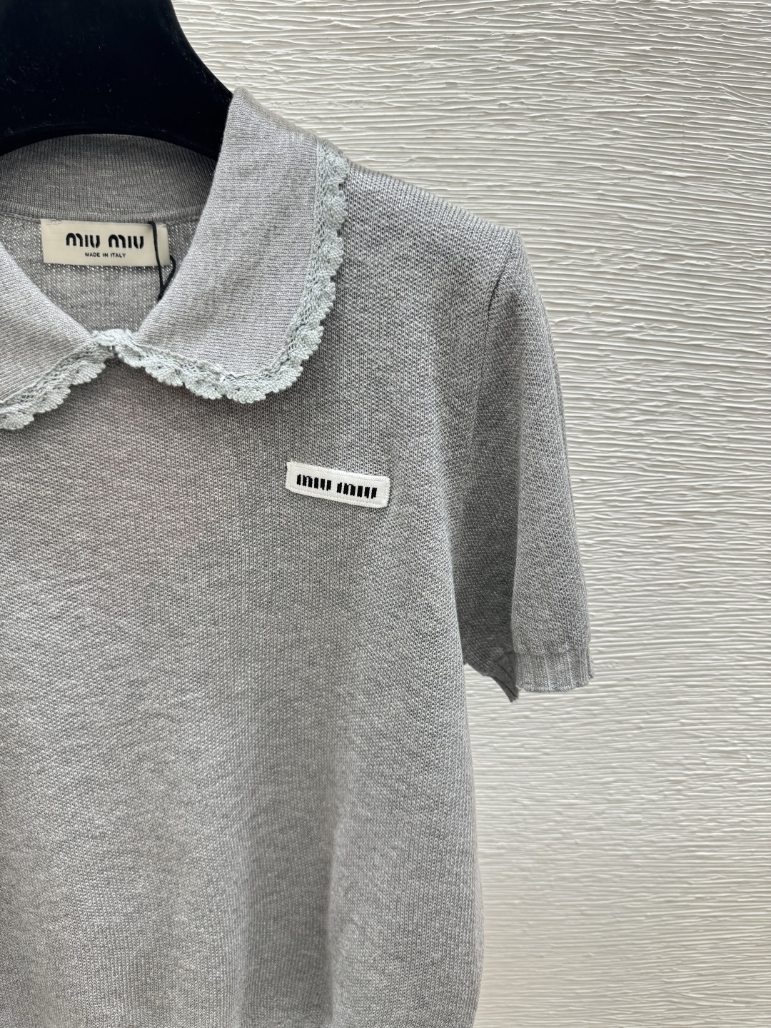 🆕M家🆕 春夏新款 纯色翻领简约针织短袖颜色：灰色 黑色尺码：36.38.40