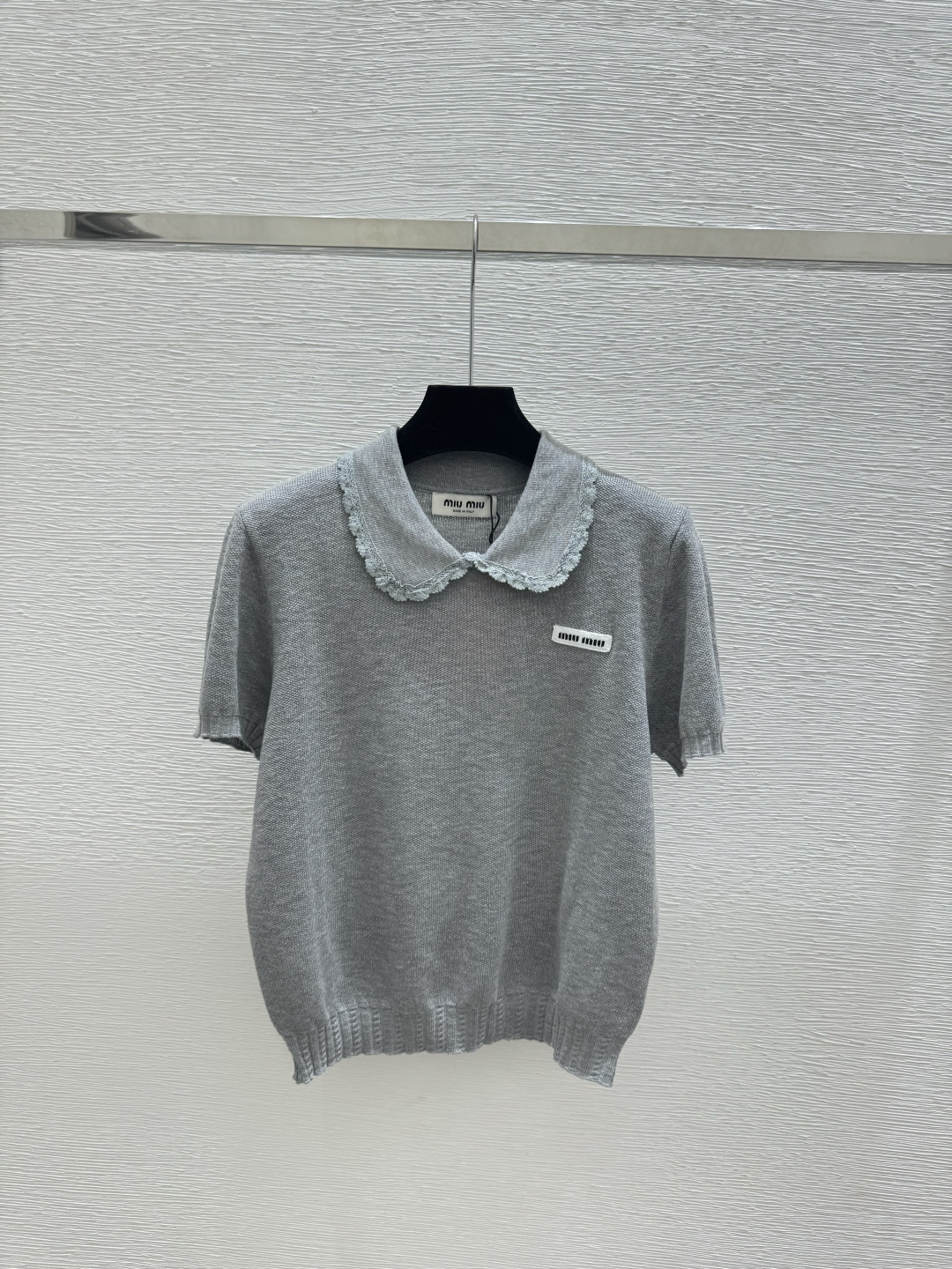 🆕M家🆕 春夏新款 纯色翻领简约针织短袖颜色：灰色 黑色尺码：36.38.40