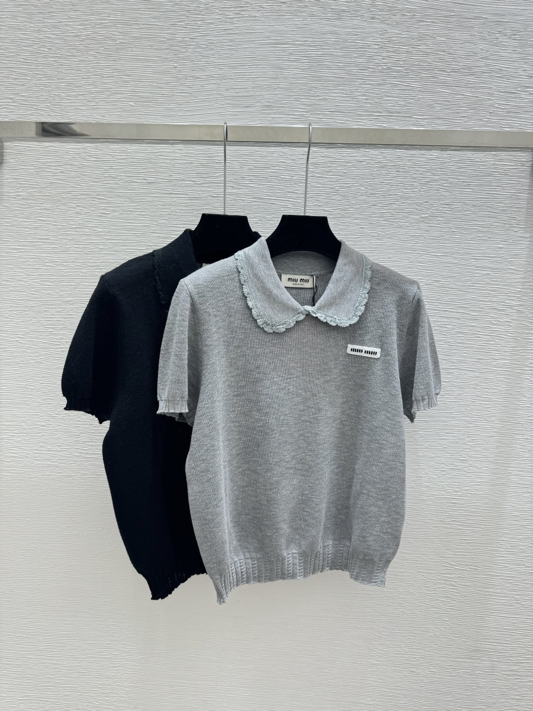 🆕M家🆕 春夏新款 纯色翻领简约针织短袖颜色：灰色 黑色尺码：36.38.40