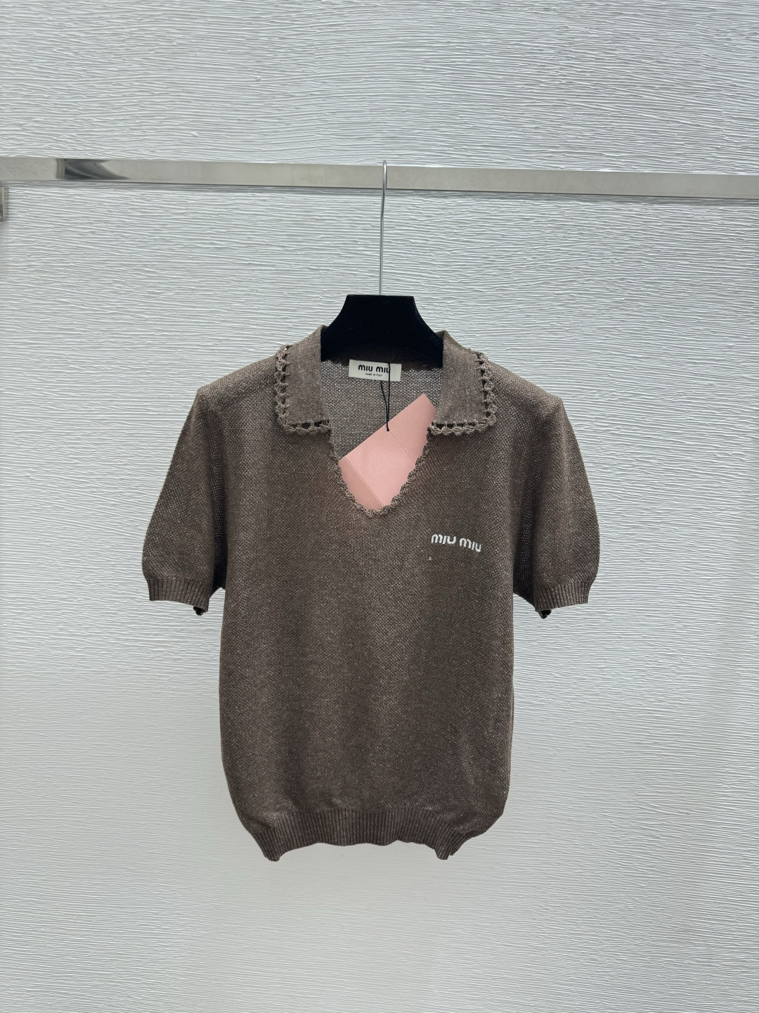 🆕M家🆕 春夏新款 纯色简约翻领针织短袖颜色：杏色 咖啡尺码：36.38.40