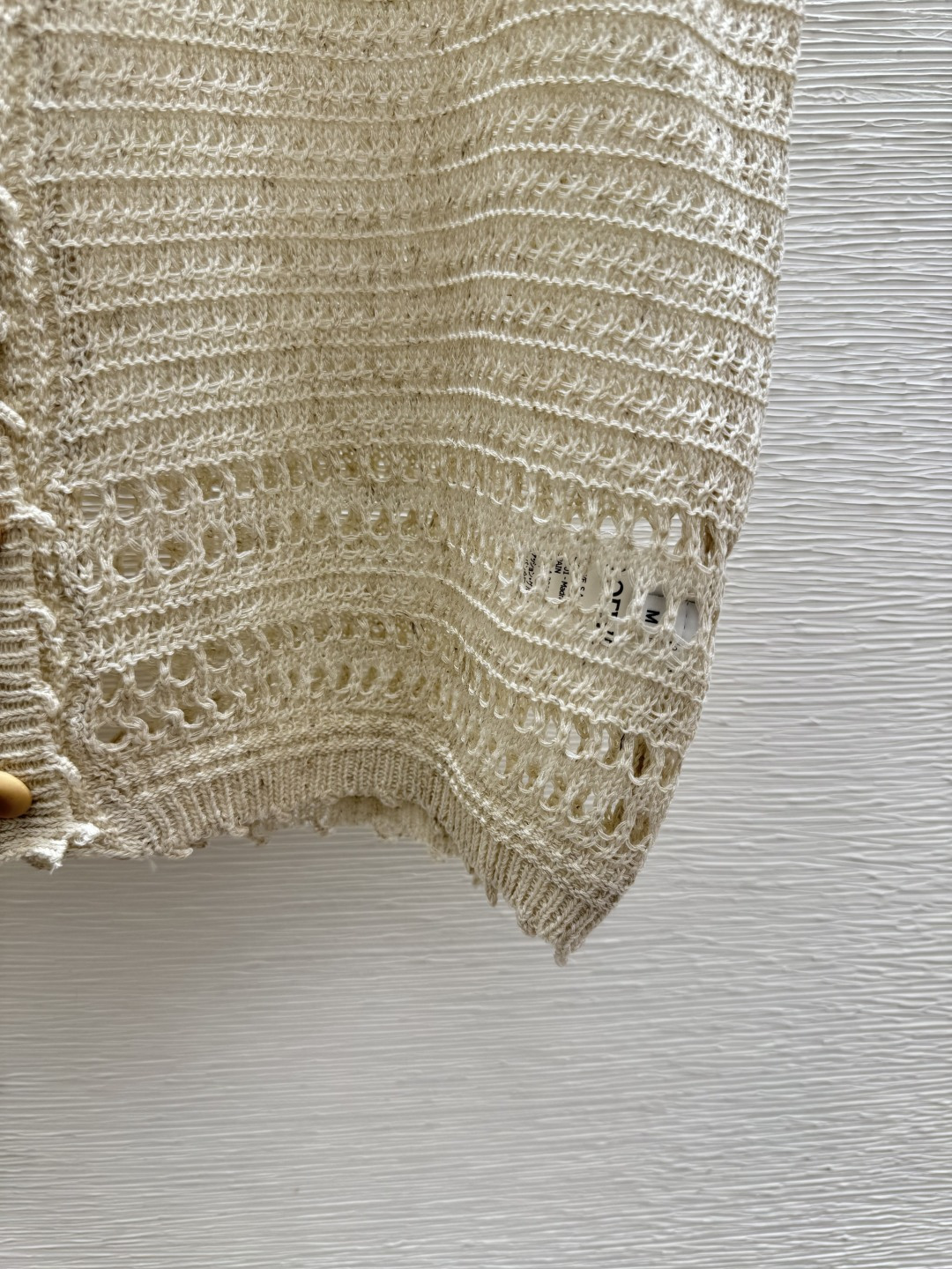 🆕LO家🆕 春夏新款 纯色镂空V领针织背心开衫颜色：白色 卡其尺码：36.38.40
