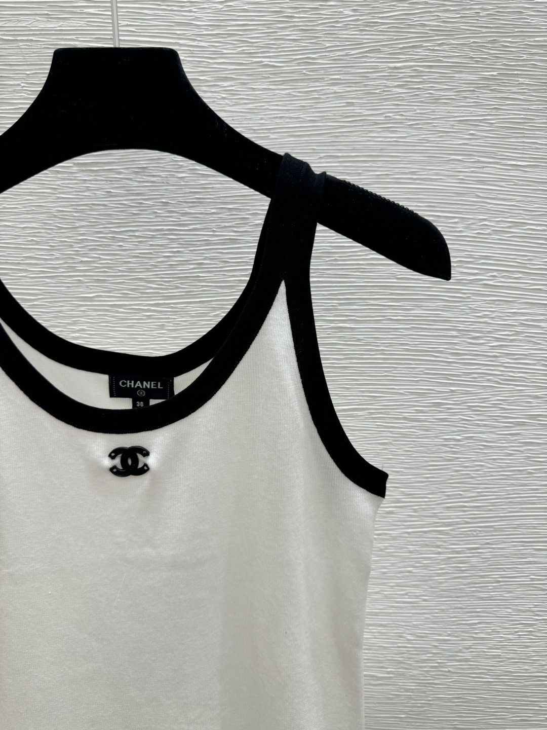 🆕CH家🆕 春夏新款 撞色简约圆领针织背心颜色：白色 黑色尺码：36.38.40