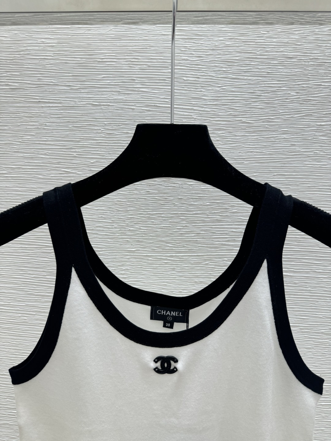 🆕CH家🆕 春夏新款 撞色简约圆领针织背心颜色：白色 黑色尺码：36.38.40