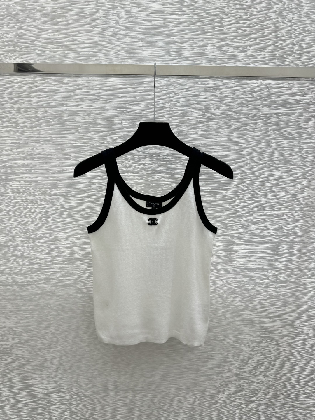 🆕CH家🆕 春夏新款 撞色简约圆领针织背心颜色：白色 黑色尺码：36.38.40