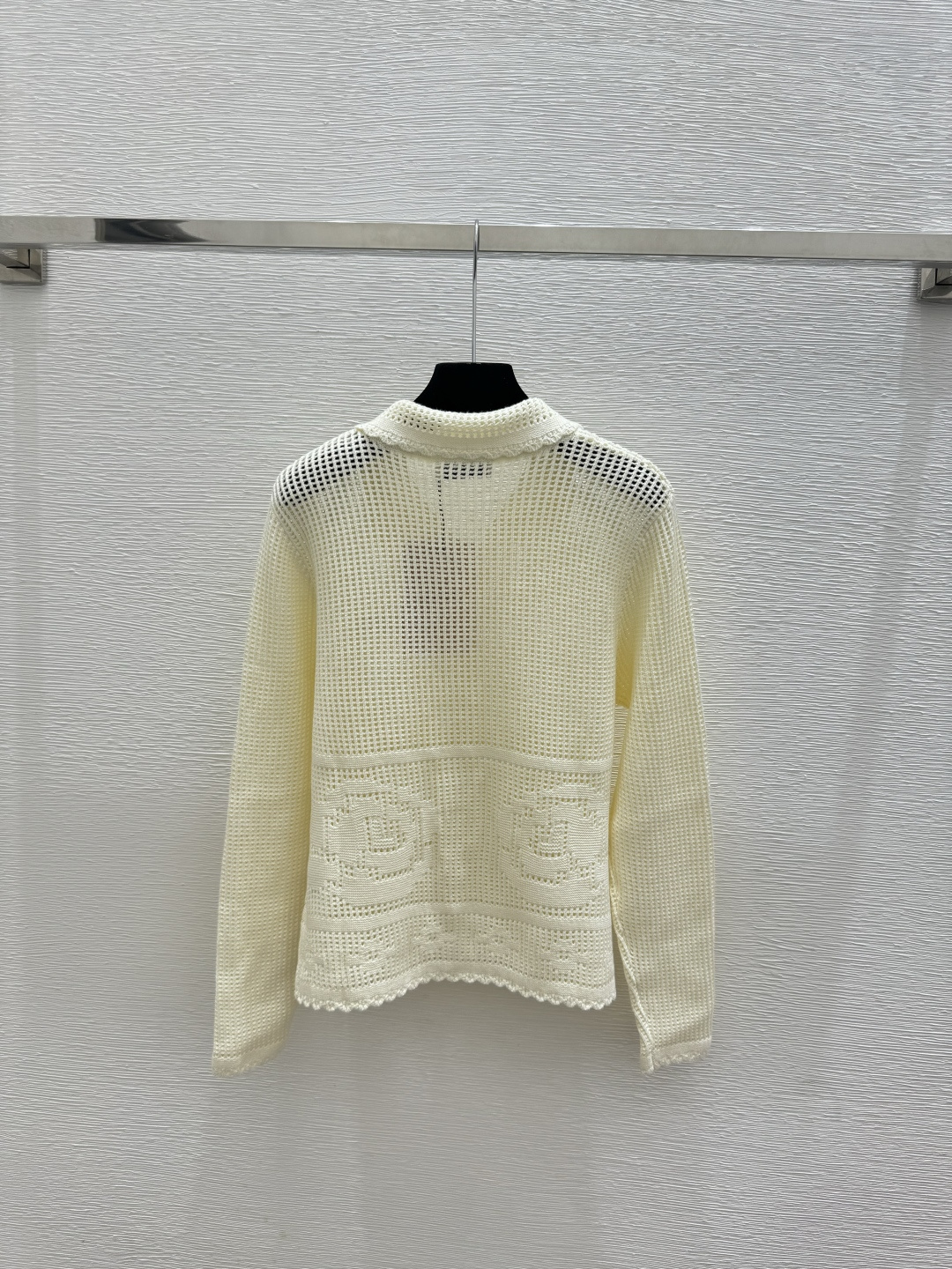 🆕M家🆕 春夏新款 纯色镂空翻领针织长袖开衫颜色：杏色尺码：36.38.40