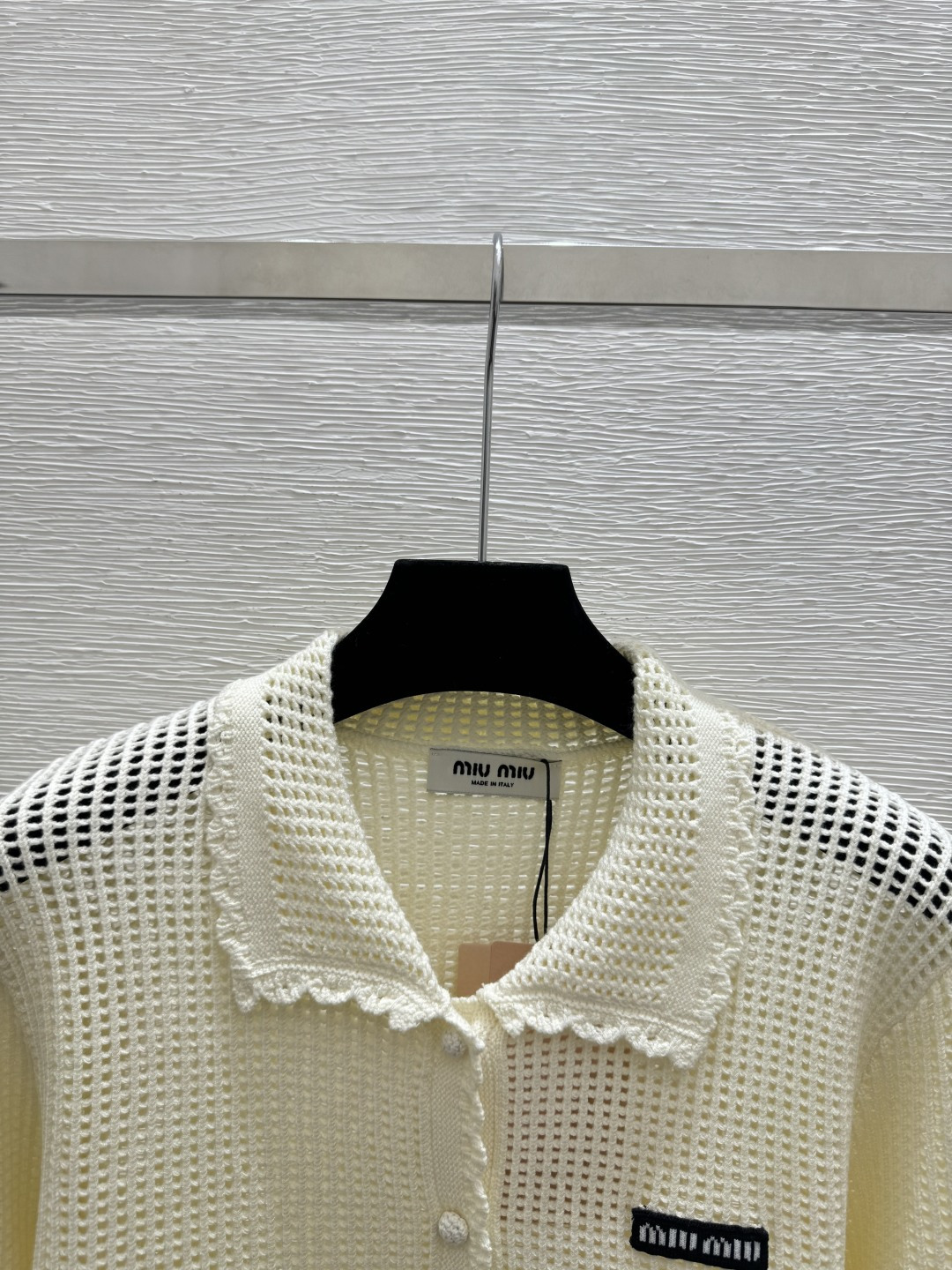 🆕M家🆕 春夏新款 纯色镂空翻领针织长袖开衫颜色：杏色尺码：36.38.40