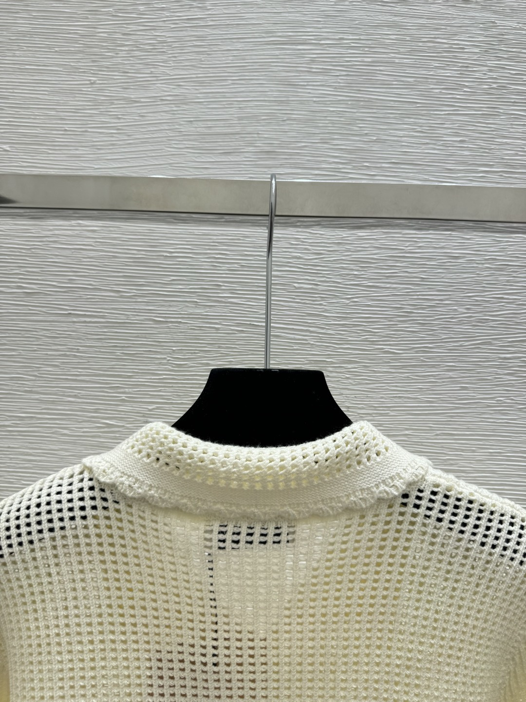 🆕M家🆕 春夏新款 纯色镂空翻领针织长袖开衫颜色：杏色尺码：36.38.40