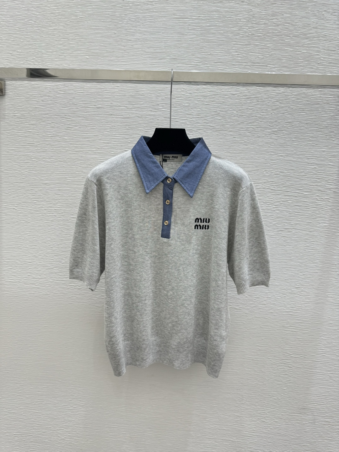 🆕M家🆕 春夏新款 撞色翻领简约针织短袖颜色：灰色 宝蓝尺码：36.38.40