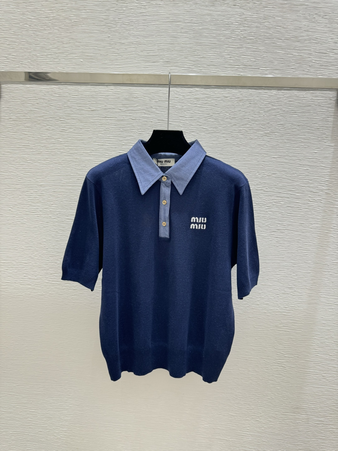 🆕M家🆕 春夏新款 撞色翻领简约针织短袖颜色：灰色 宝蓝尺码：36.38.40