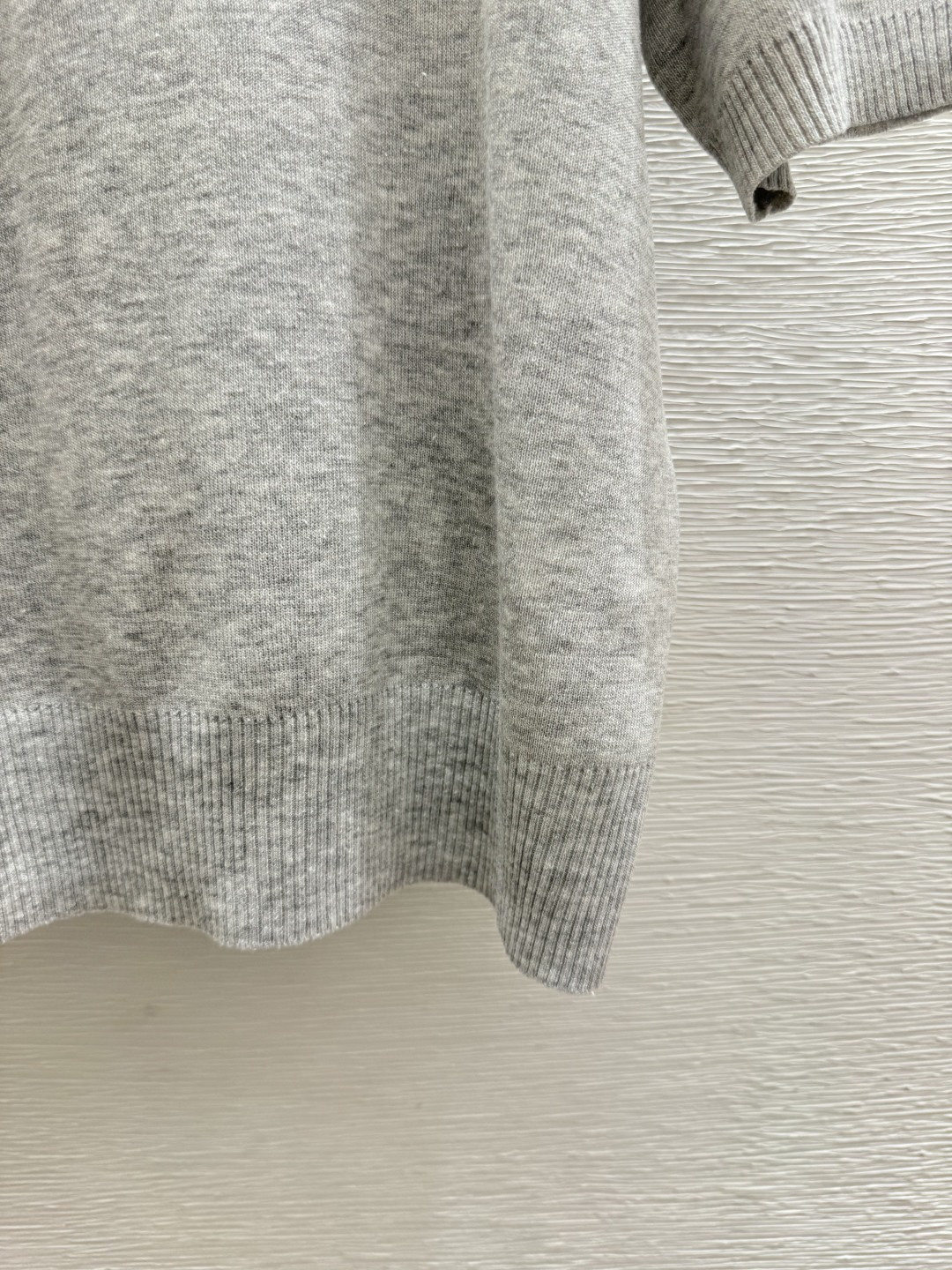 🆕M家🆕 春夏新款 撞色翻领简约针织短袖颜色：灰色 宝蓝尺码：36.38.40