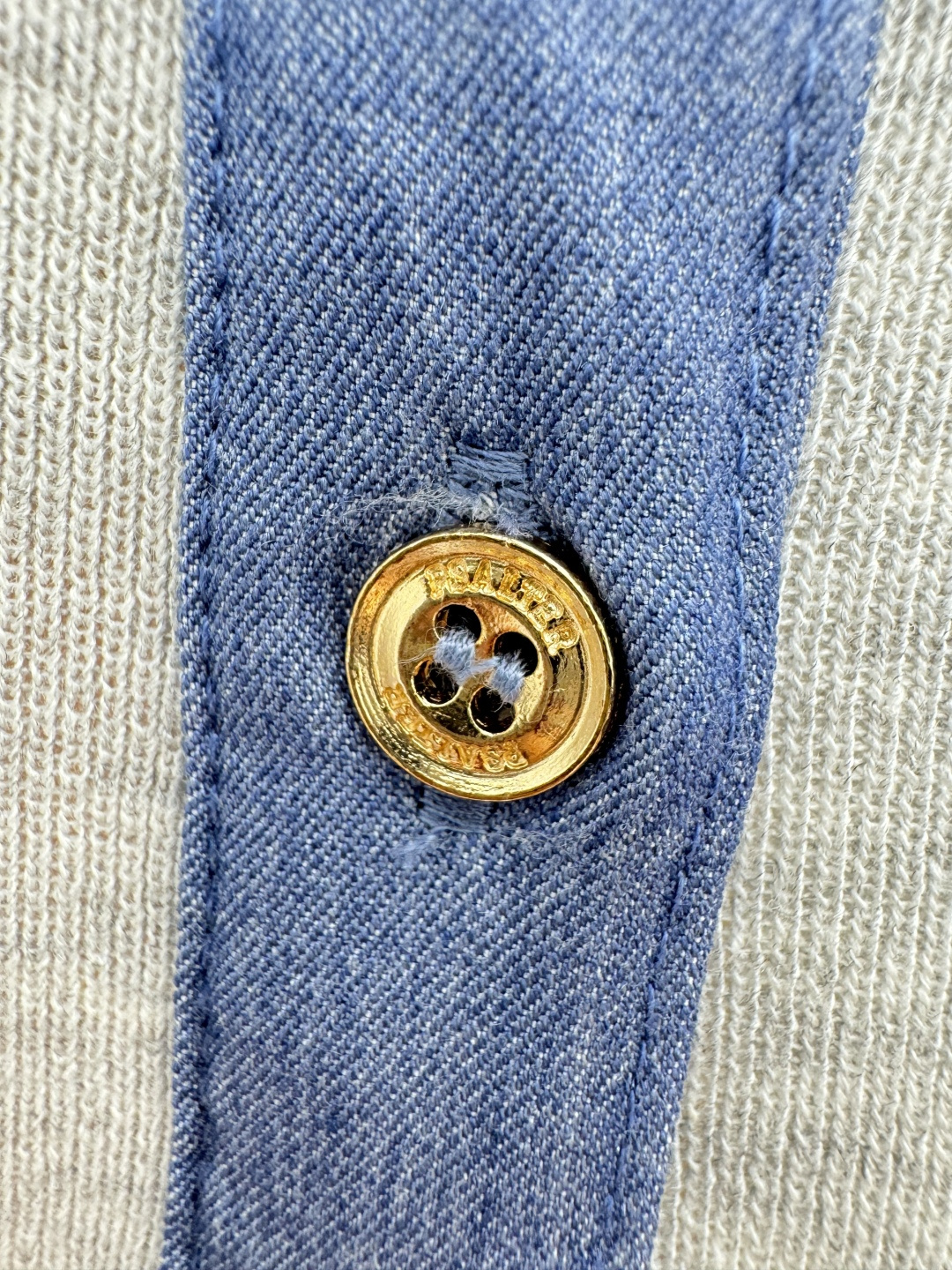 🆕M家🆕 春夏新款 撞色翻领简约针织短袖颜色：灰色 宝蓝尺码：36.38.40