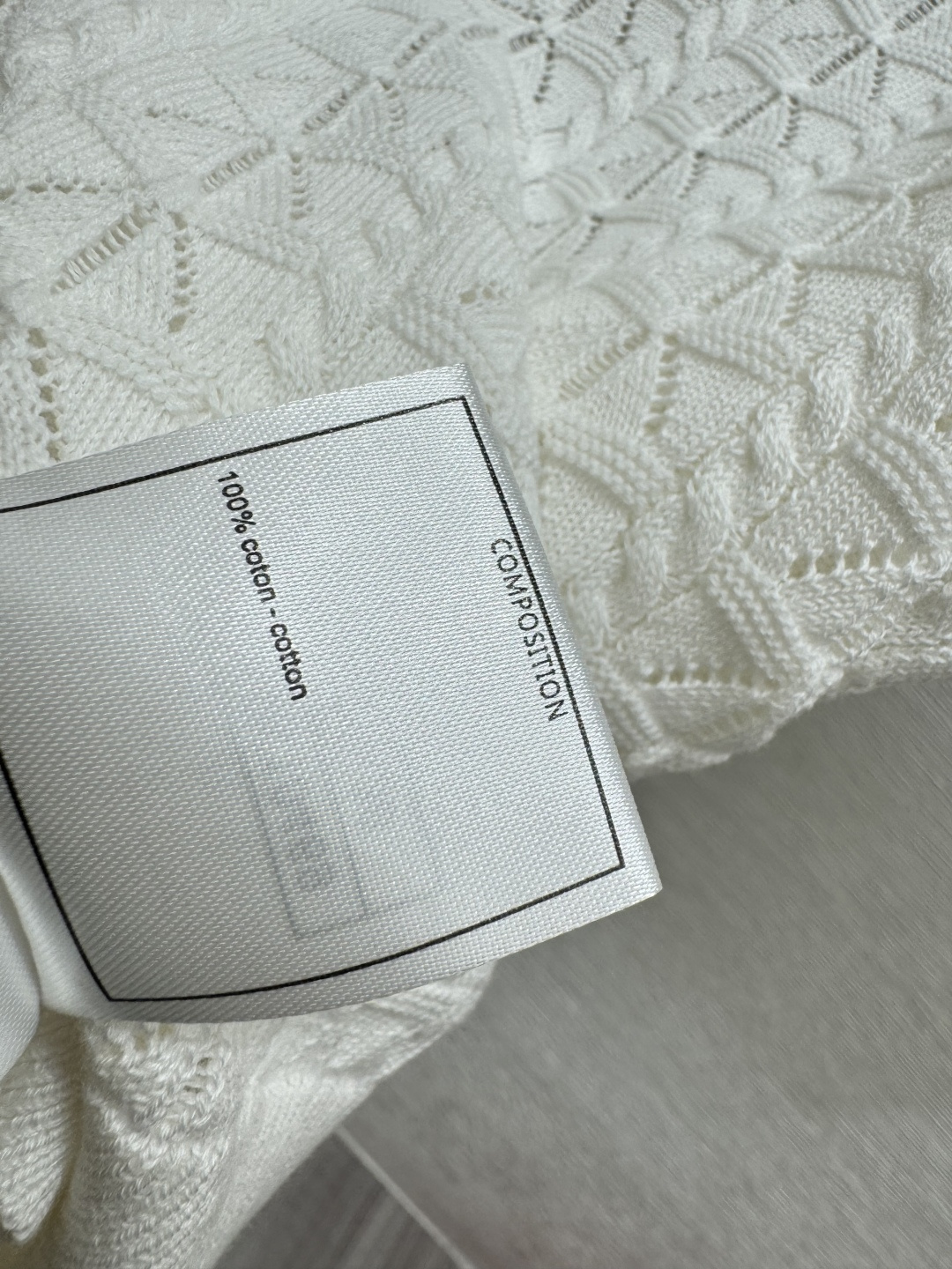 🆕CH家🆕 春夏新款 纯色镂空简约圆领针织短袖颜色：白色 蓝色 宝蓝尺码：36.38.40