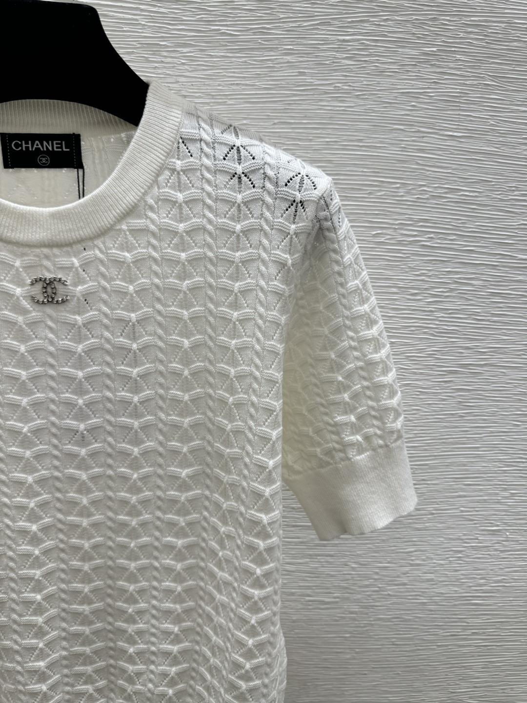 🆕CH家🆕 春夏新款 纯色镂空简约圆领针织短袖颜色：白色 蓝色 宝蓝尺码：36.38.40