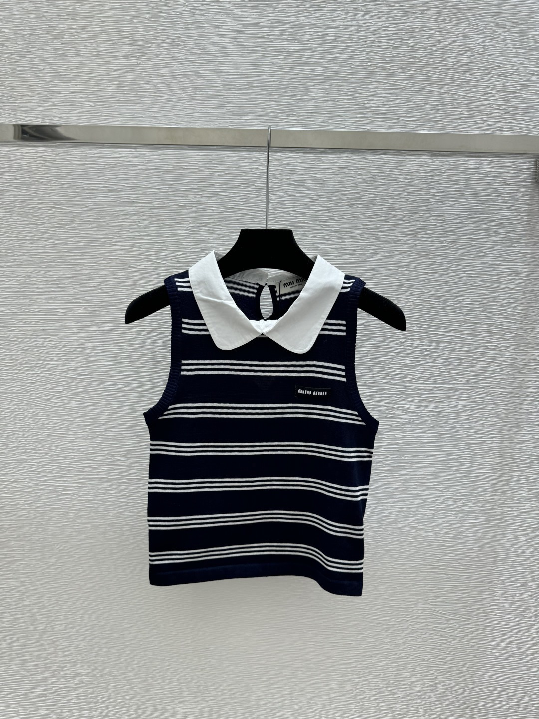 🆕M家🆕 春夏新款 撞色条纹翻领针织背心颜色：白色 宝蓝尺码：36.38.40