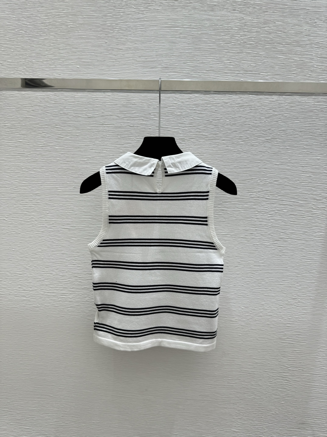 🆕M家🆕 春夏新款 撞色条纹翻领针织背心颜色：白色 宝蓝尺码：36.38.40