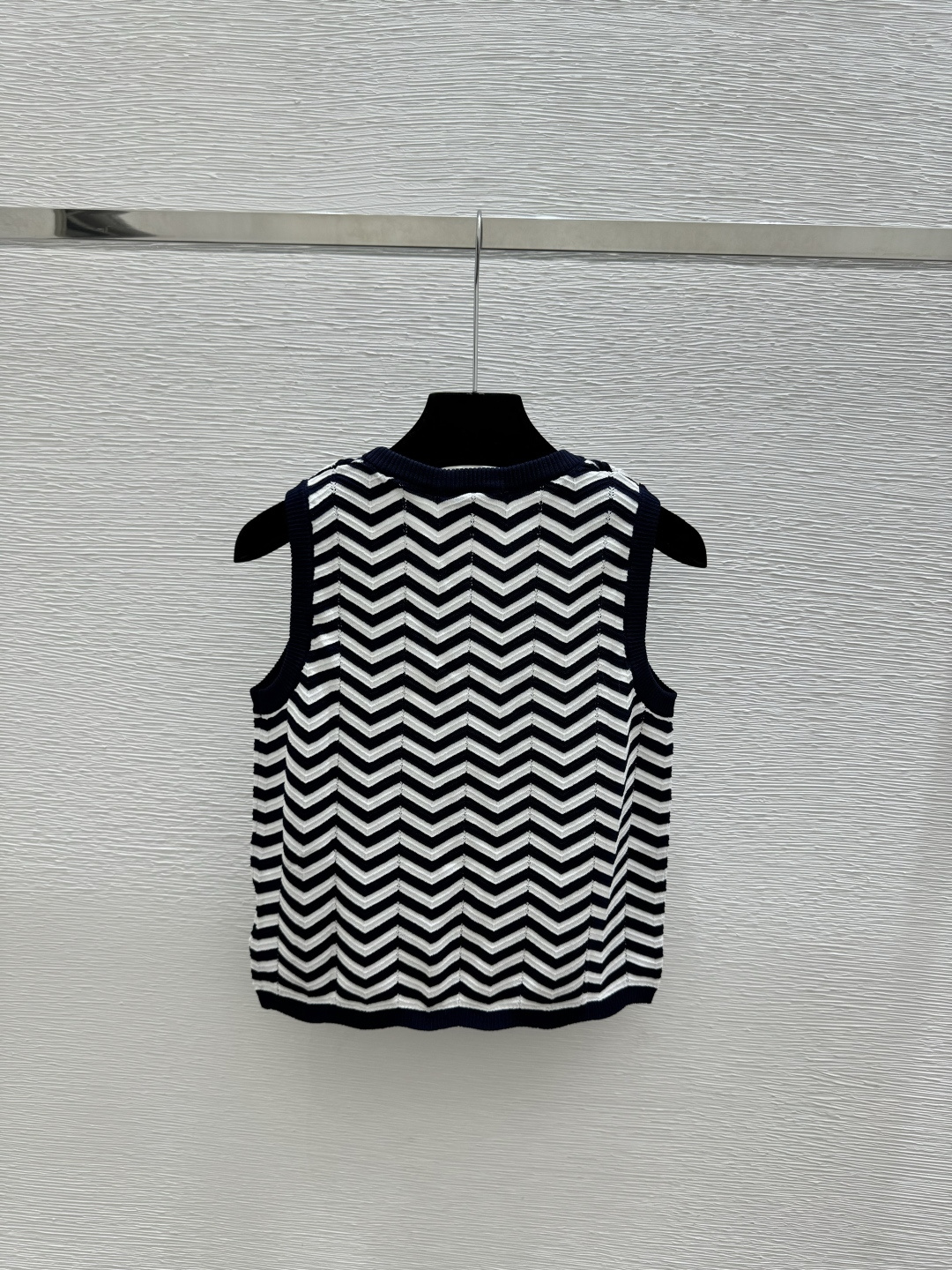 🆕CH家🆕 春夏新款 撞色条纹圆领针织背心颜色：宝蓝尺码：36.38.40