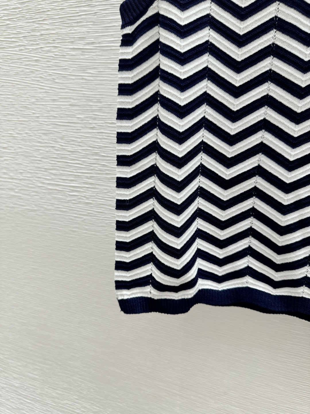 🆕CH家🆕 春夏新款 撞色条纹圆领针织背心颜色：宝蓝尺码：36.38.40