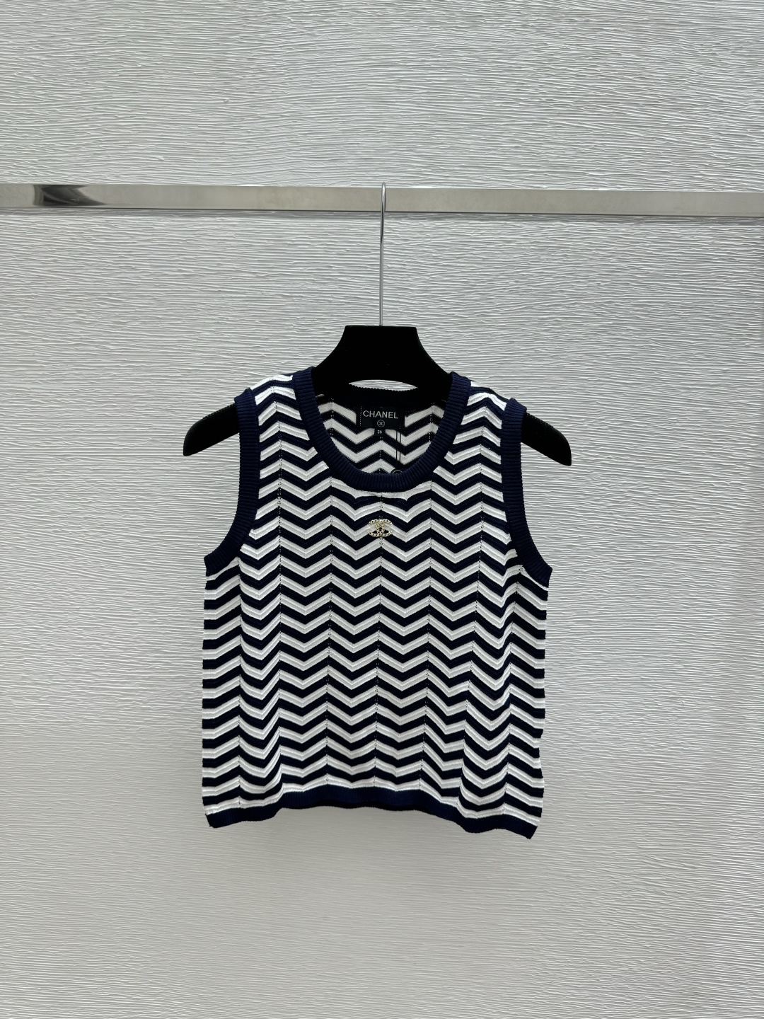 🆕CH家🆕 春夏新款 撞色条纹圆领针织背心颜色：宝蓝尺码：36.38.40