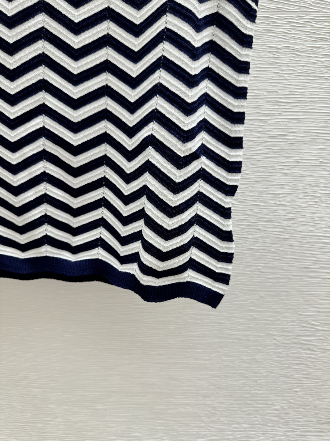 🆕CH家🆕 春夏新款 撞色条纹圆领针织背心颜色：宝蓝尺码：36.38.40