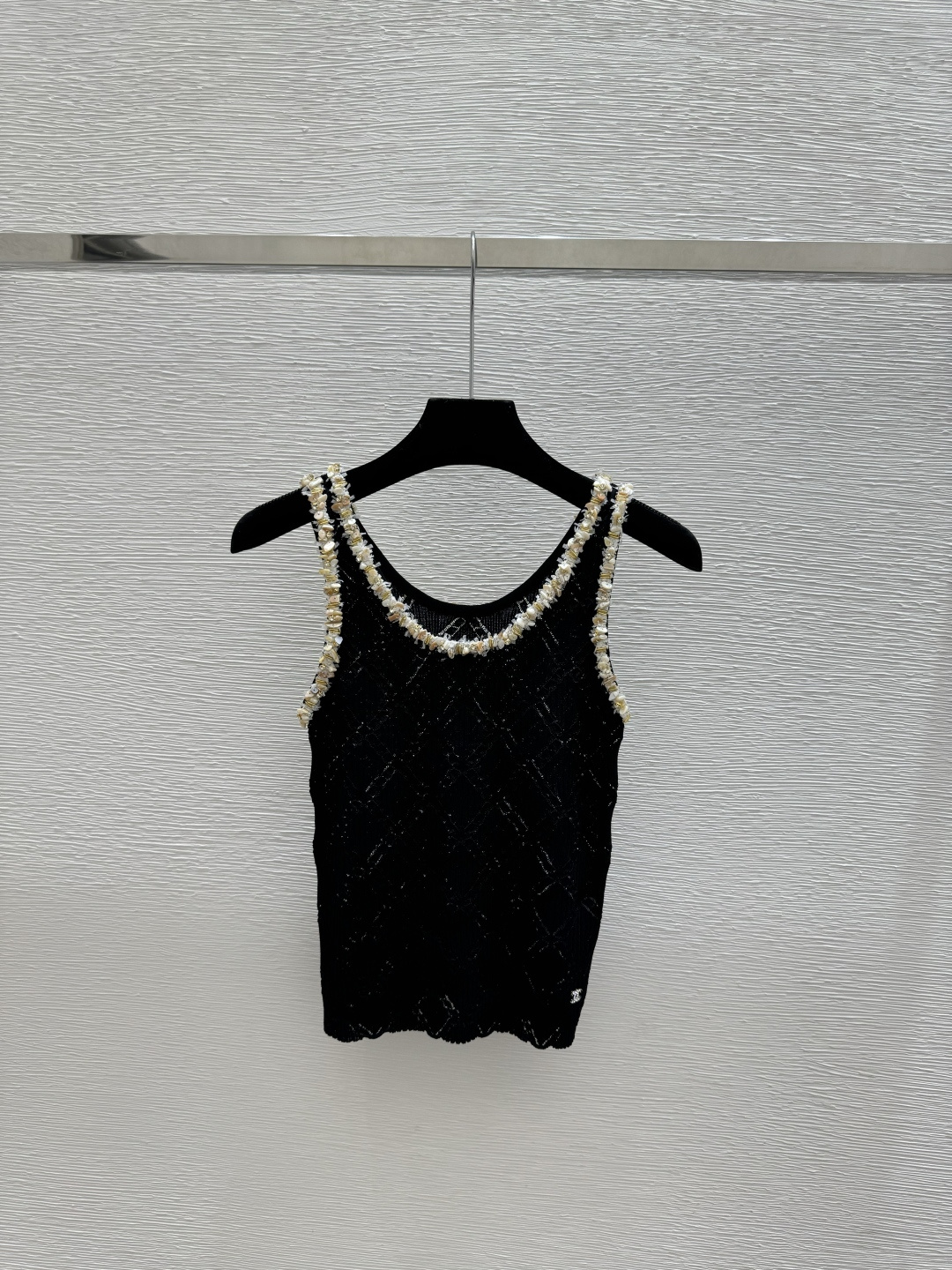 🆕CH家🆕 春夏新款 撞色提花重工钉珠菱格镂空圆领针织吊带颜色：黑色尺码：36.38.40