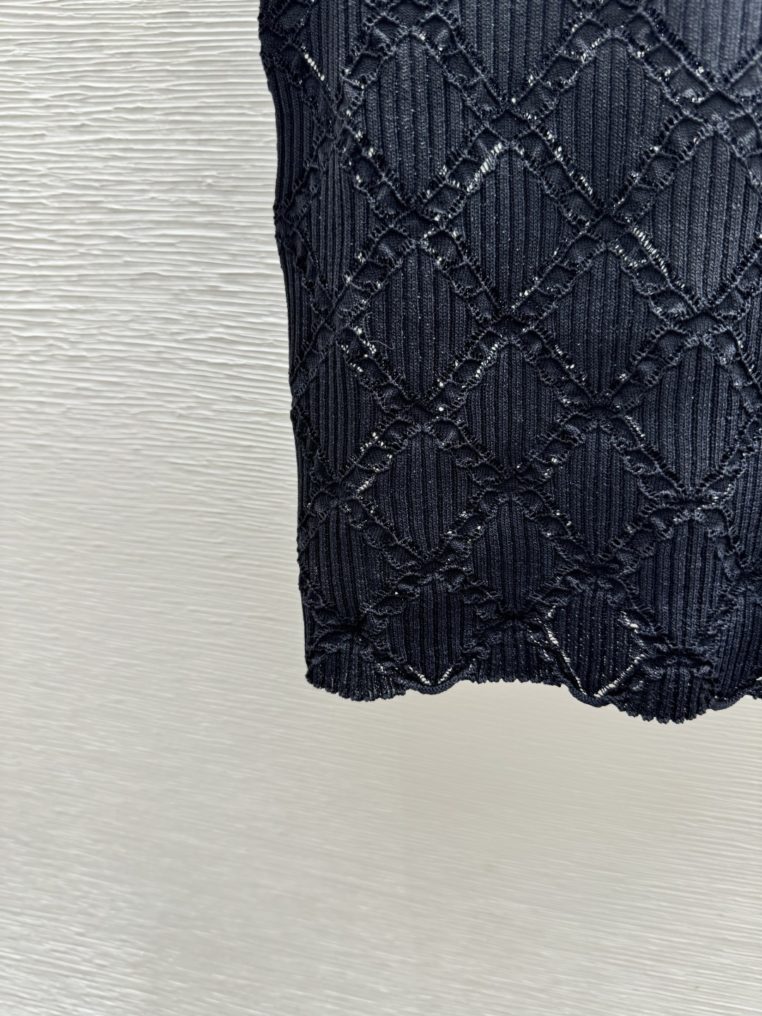 🆕CH家🆕 春夏新款 撞色提花重工钉珠菱格镂空圆领针织吊带颜色：黑色尺码：36.38.40