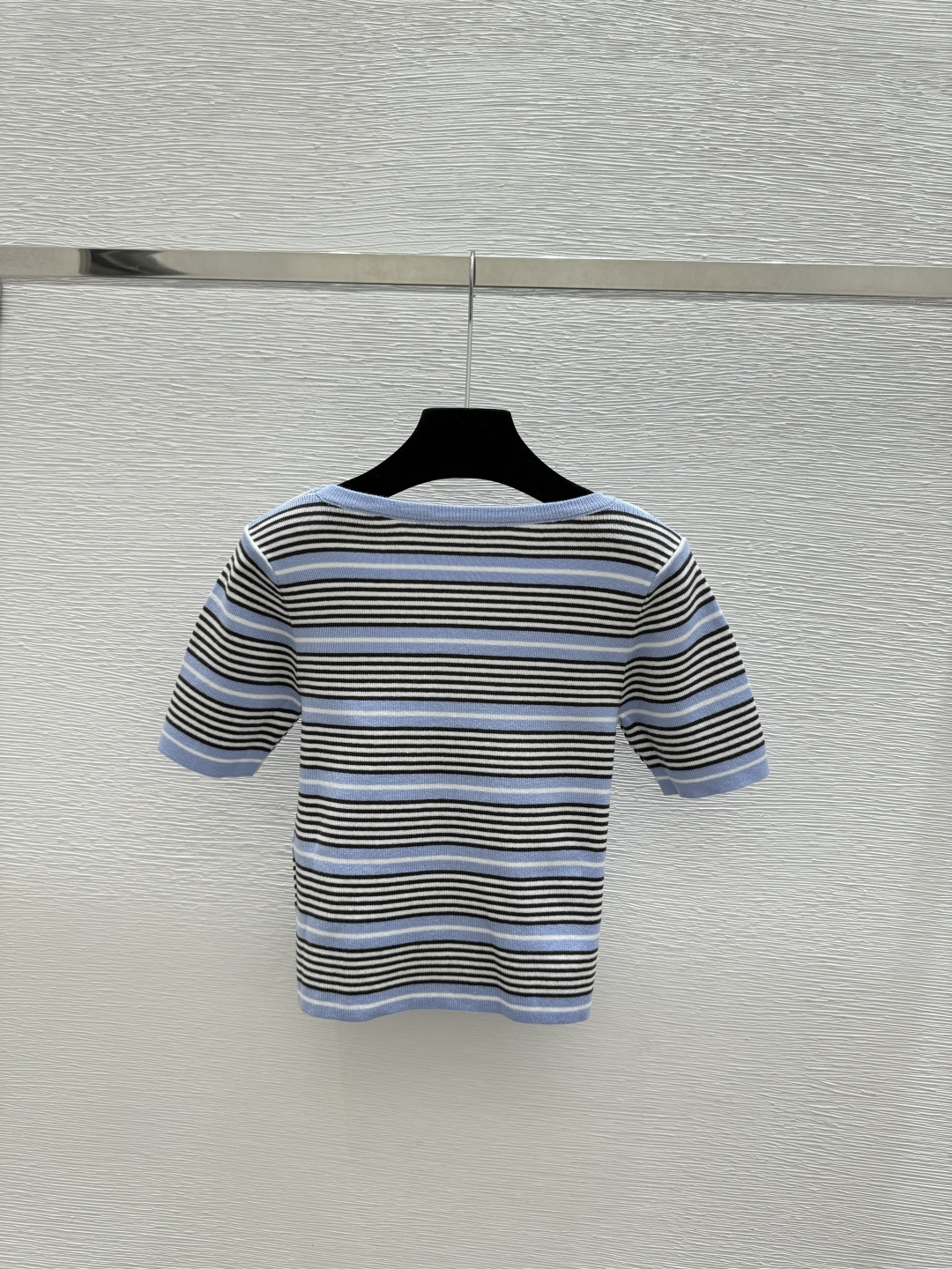 🆕P家🆕 春夏新款 撞色条纹圆领针织短袖颜色：蓝色尺码：36.38.40
