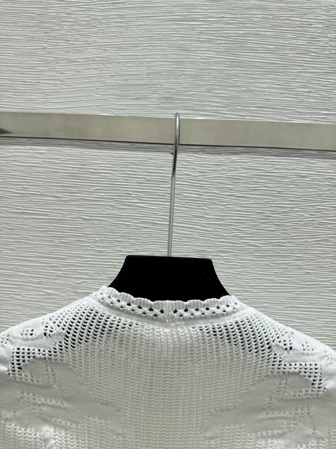 🆕CH家🆕 春夏新款 纯色花卉镂空针织背心开衫颜色：白色 尺码：36.38.40