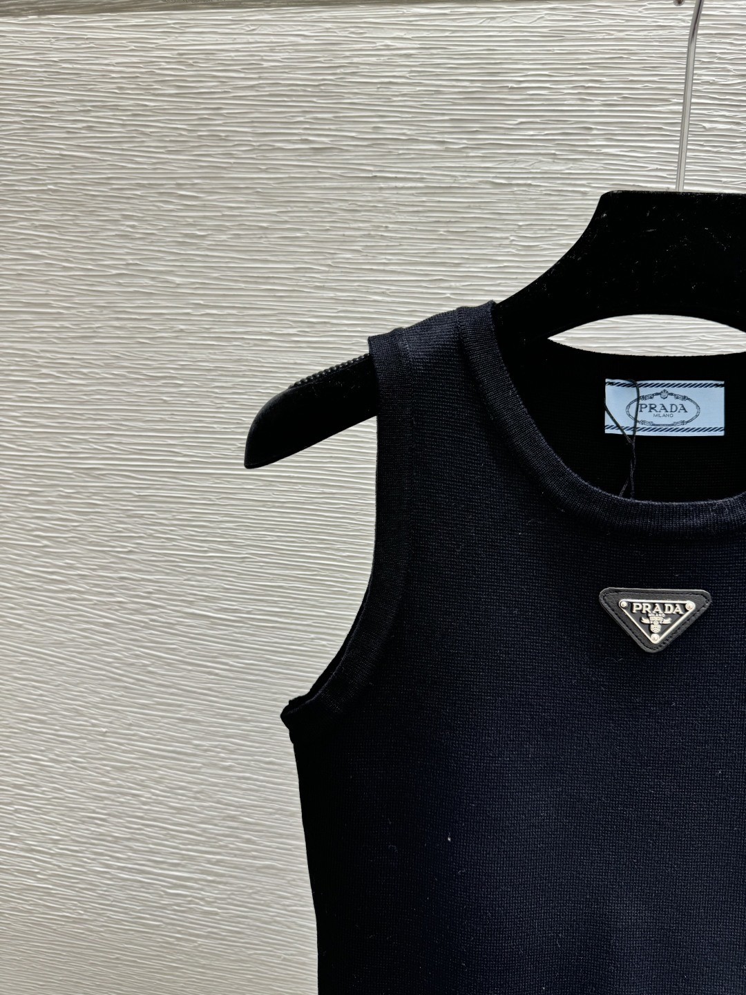 🆕P家🆕 春夏新款 纯色简约圆领针织背心裙颜色：黑色尺码：36.38.40