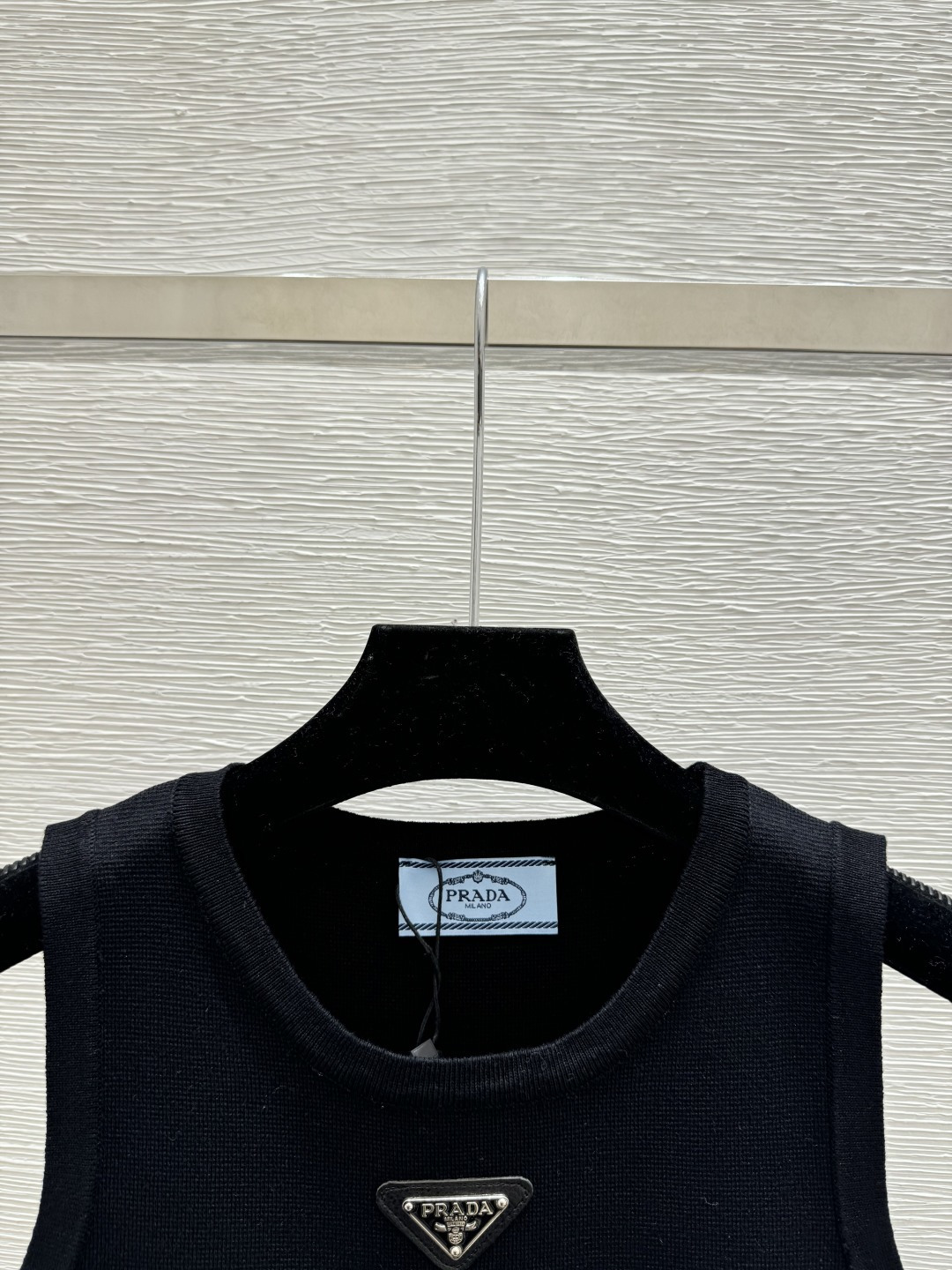 🆕P家🆕 春夏新款 纯色简约圆领针织背心裙颜色：黑色尺码：36.38.40