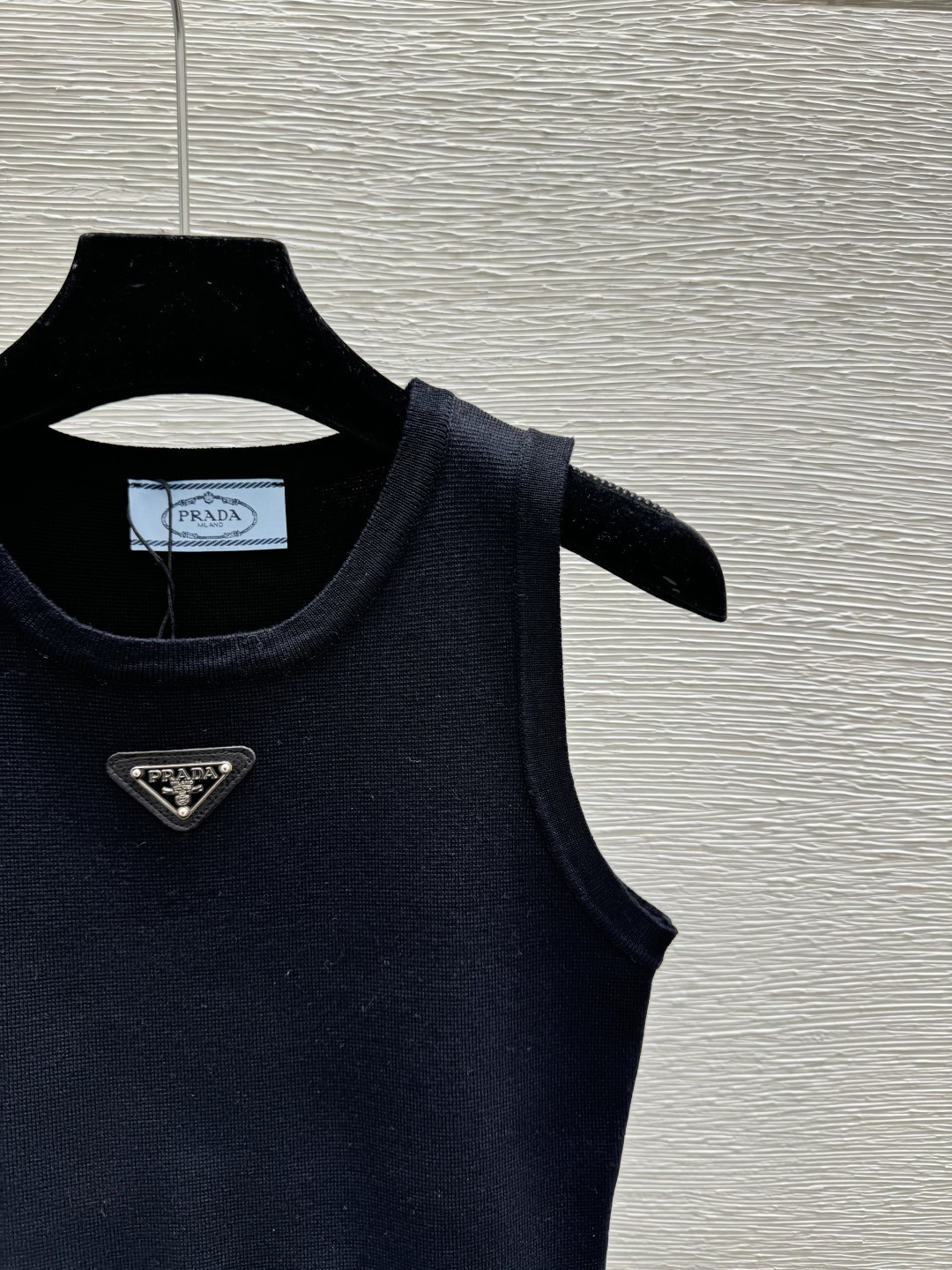 🆕P家🆕 春夏新款 纯色简约圆领针织背心裙颜色：黑色尺码：36.38.40