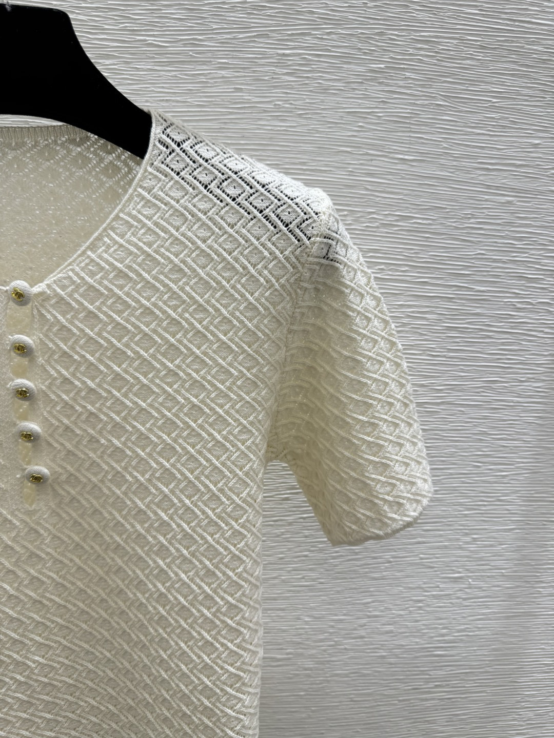 🆕CH家🆕 春夏新款 纯色简约圆领针织短袖颜色：白色 尺码：36.38.40