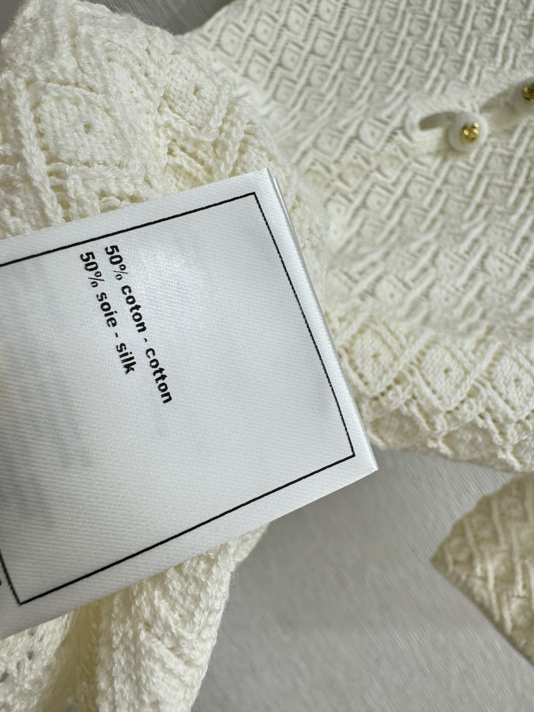 🆕CH家🆕 春夏新款 纯色简约圆领针织短袖颜色：白色 尺码：36.38.40