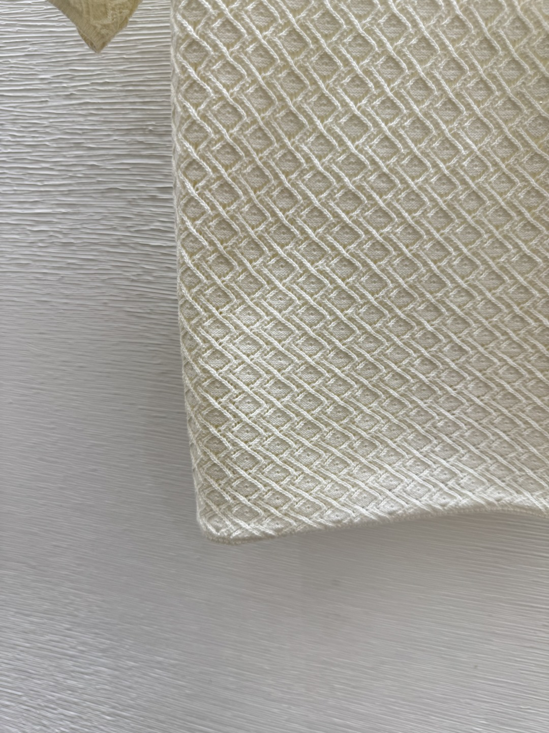 🆕CH家🆕 春夏新款 纯色简约圆领针织短袖颜色：白色 尺码：36.38.40