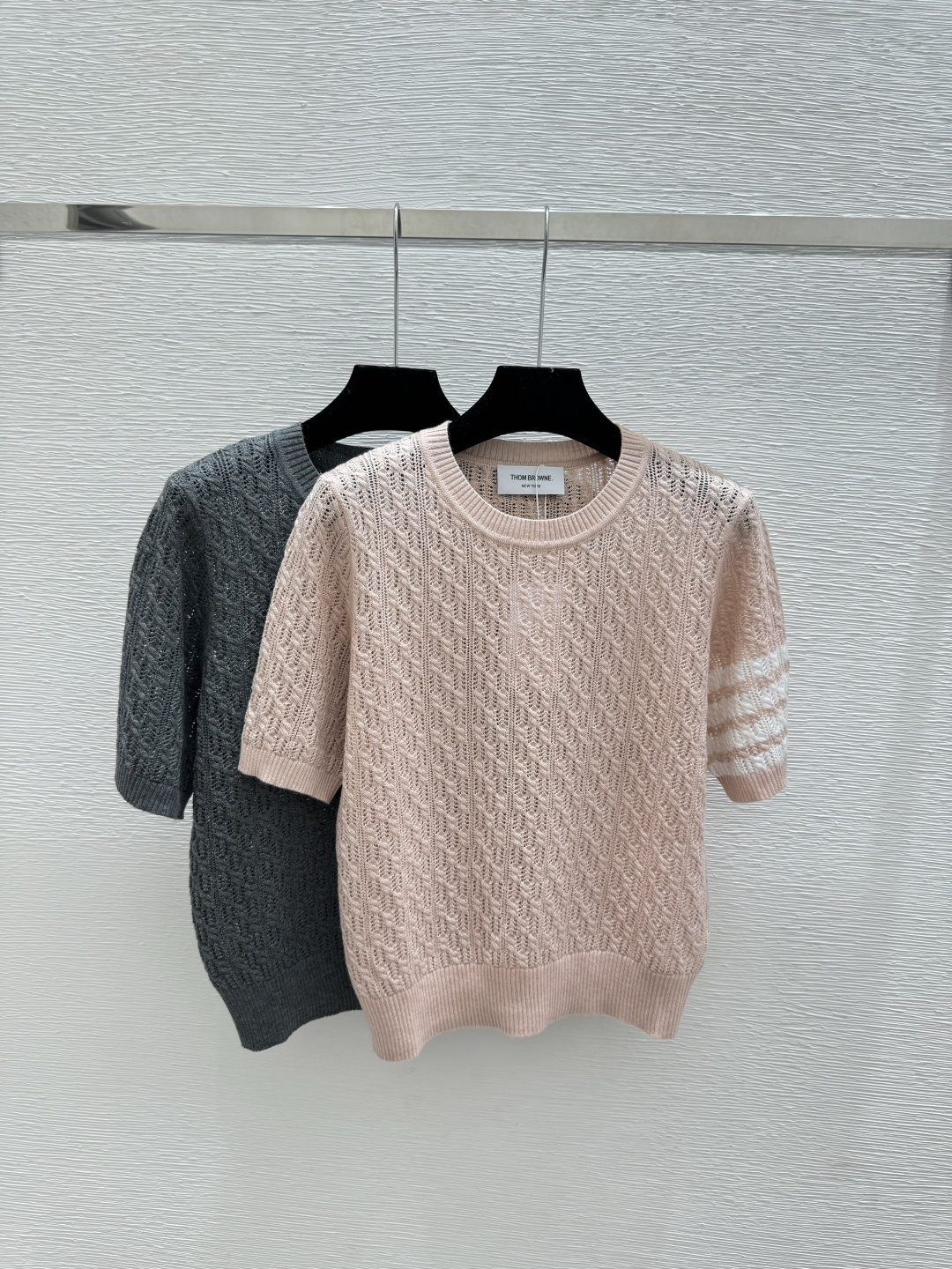 🆕TB家🆕 春夏新款 纯色简约圆领针织短袖颜色：粉色 灰色尺码：36.38.40